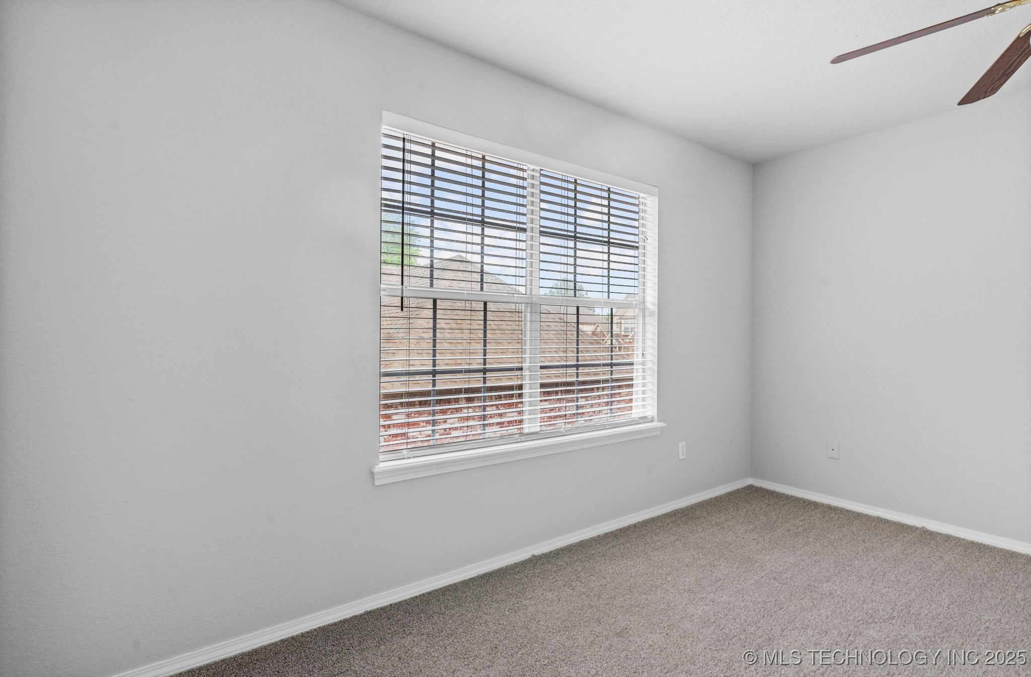 708 N Aster Avenue Property Photo 21