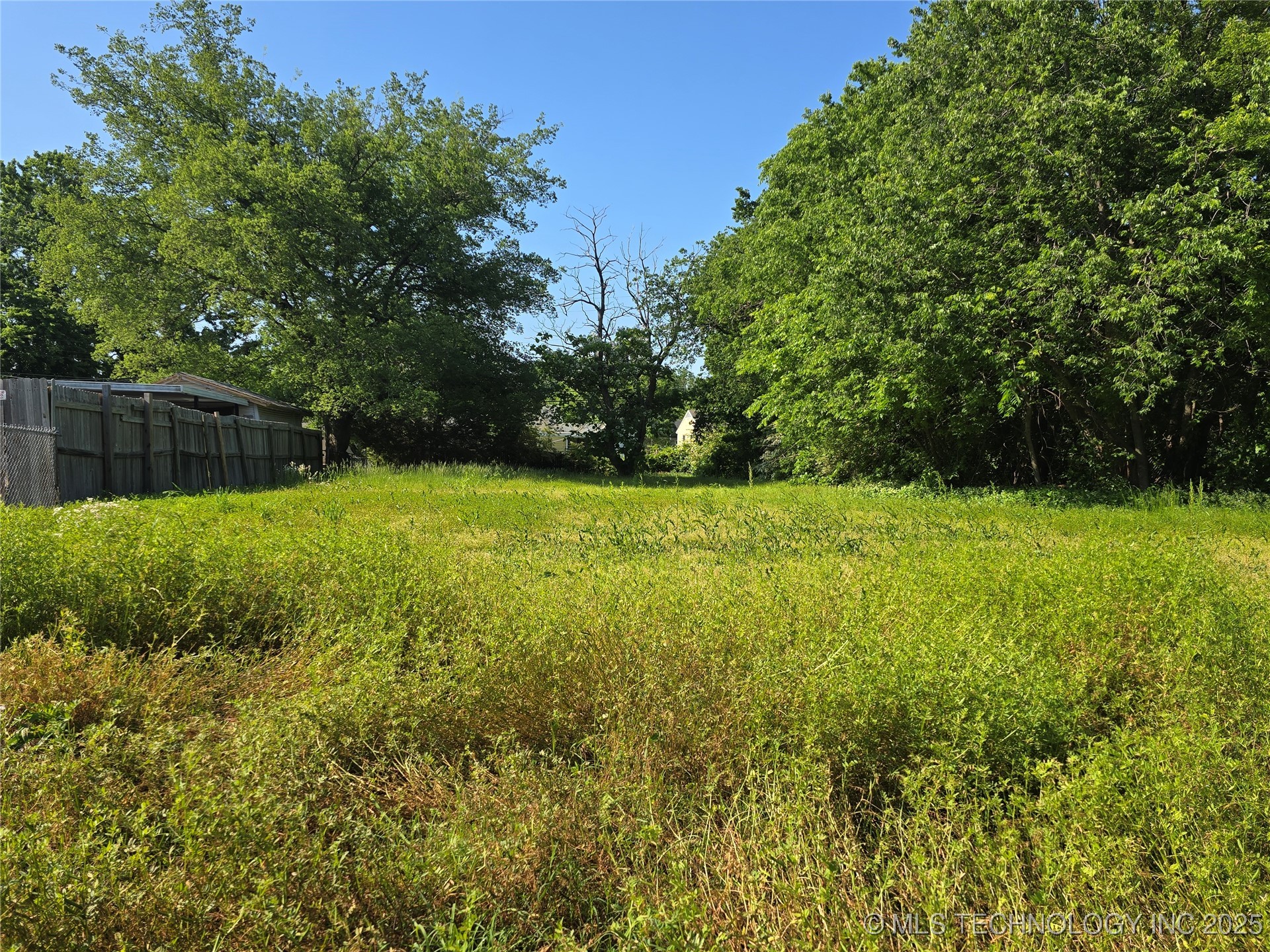 240 E Xyler Street Property Photo