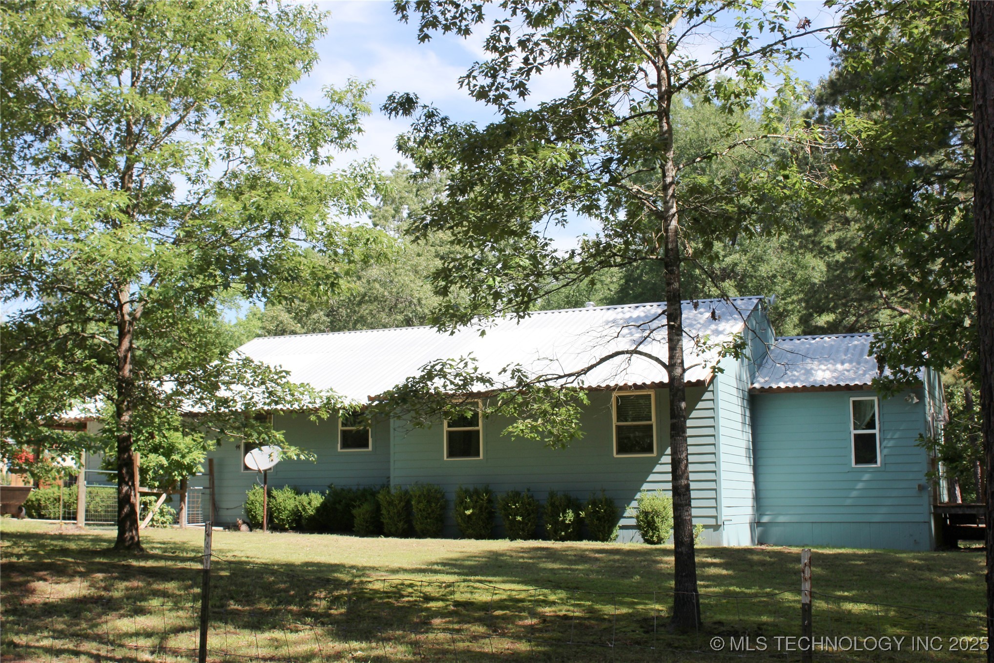423118 E 1944 Lane Property Photo 1