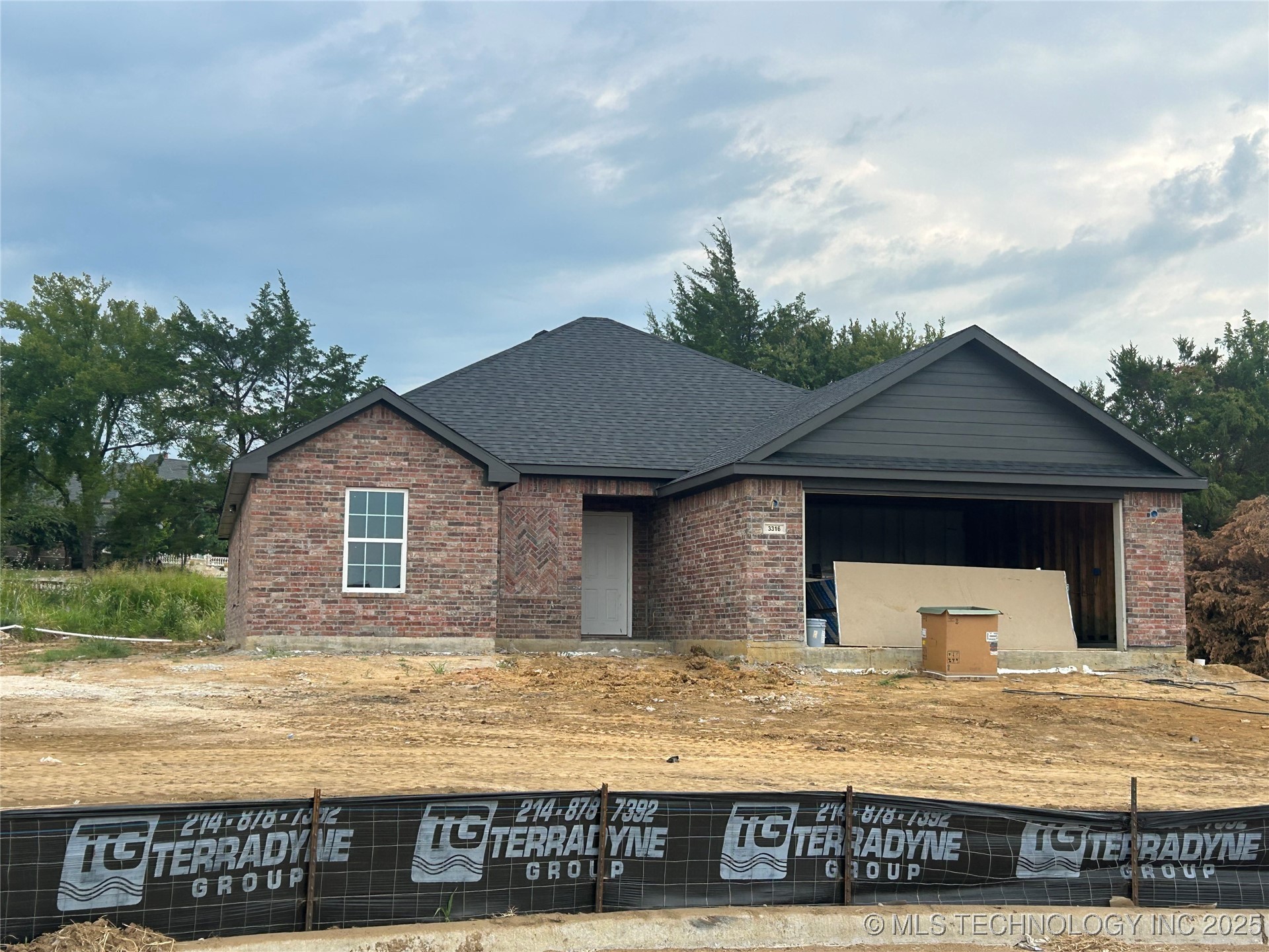 3316 Little John Property Photo 1