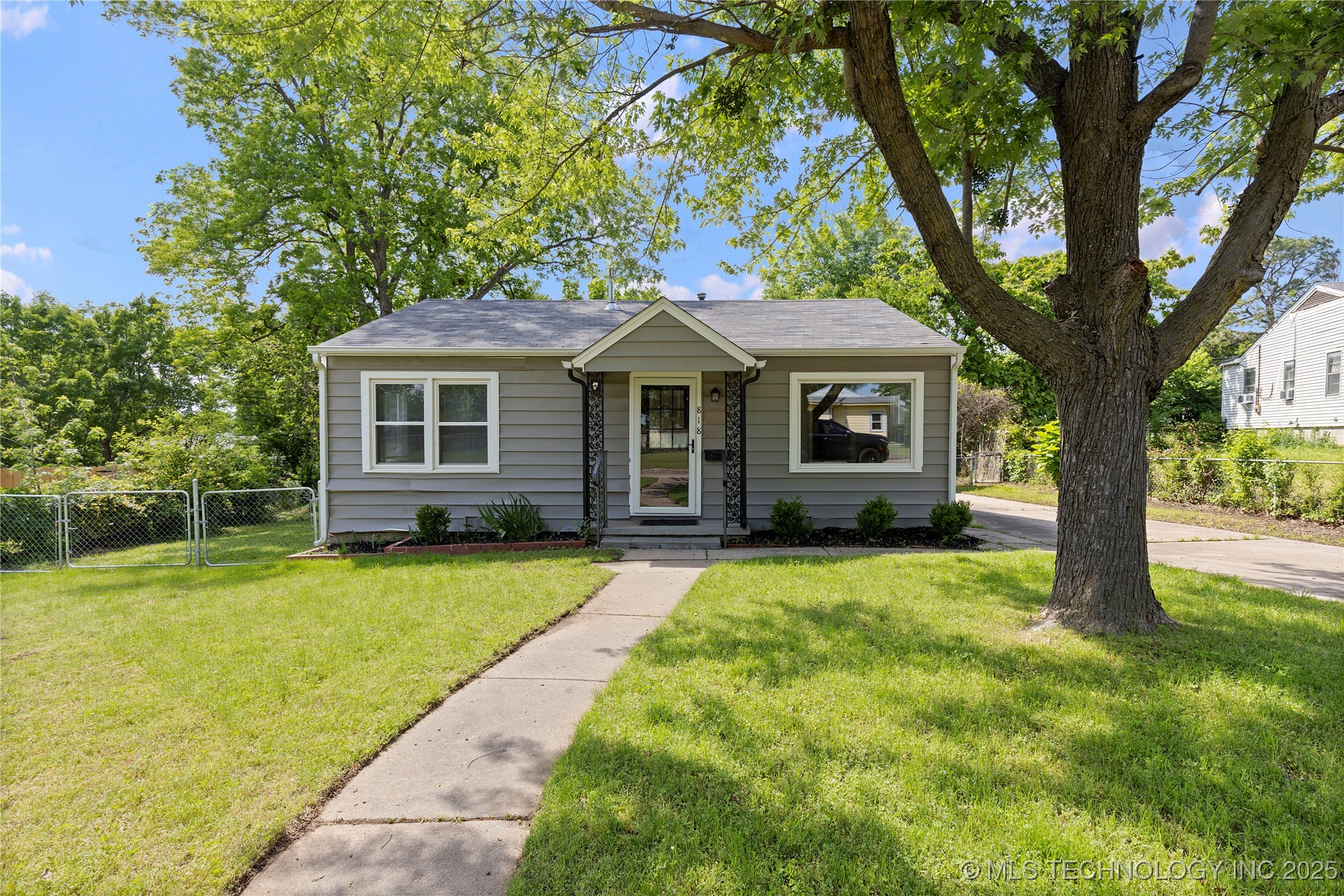818 Terrace Drive Property Photo 1