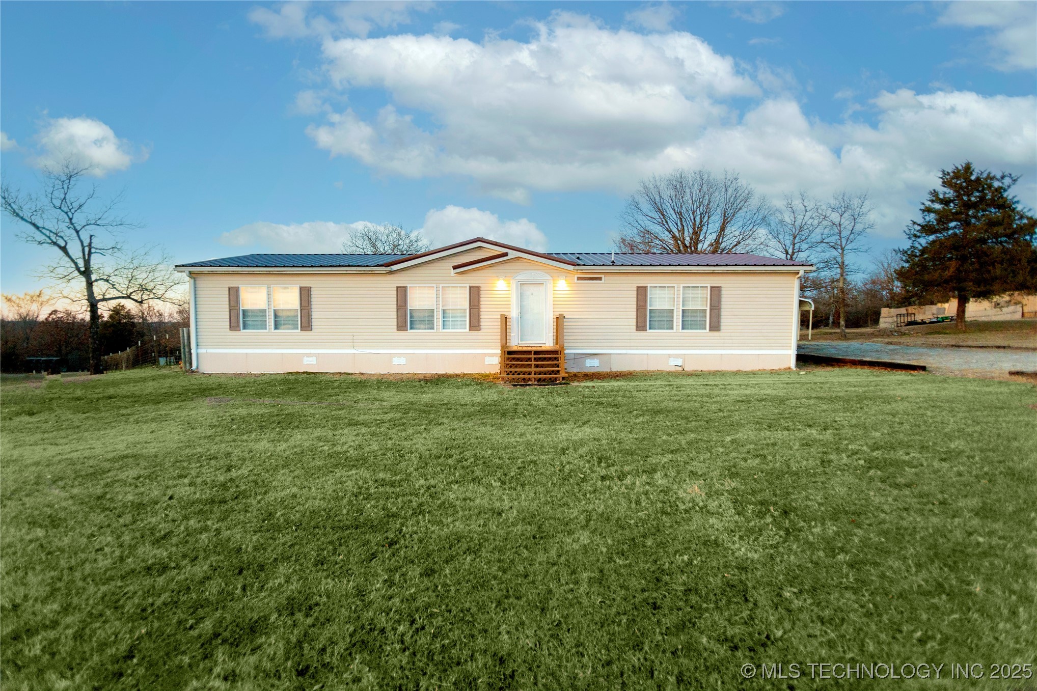 152 W Turnpike Road Property Photo