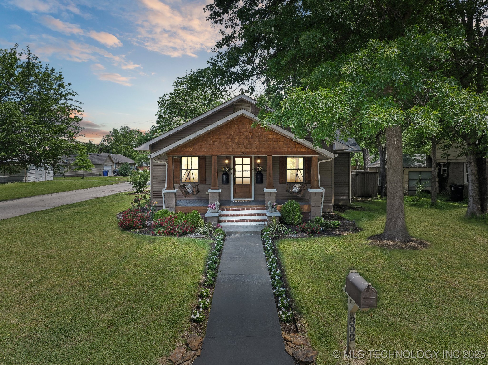 302 E College Street Property Photo