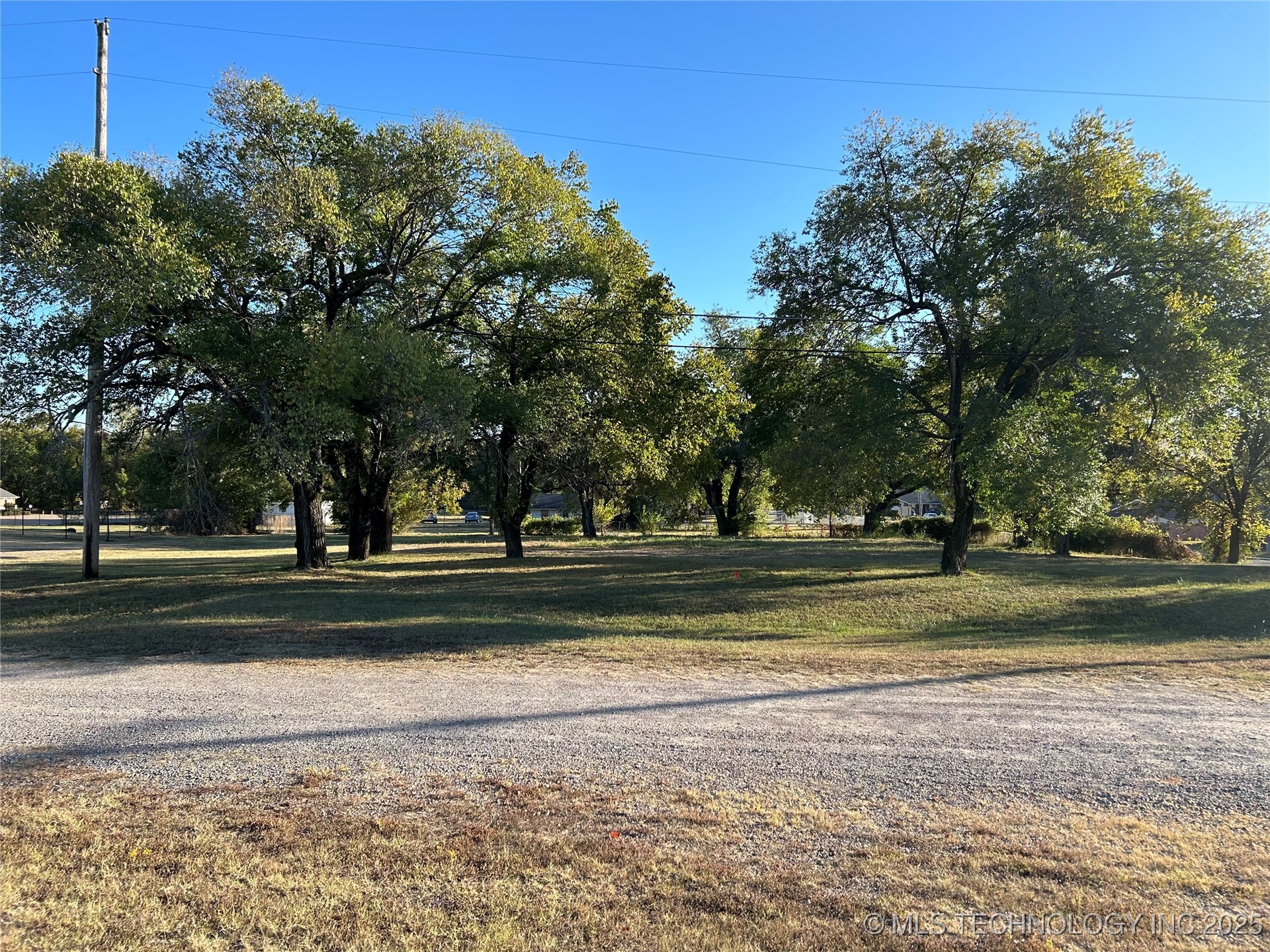 1401 E Poplar Property Photo 1