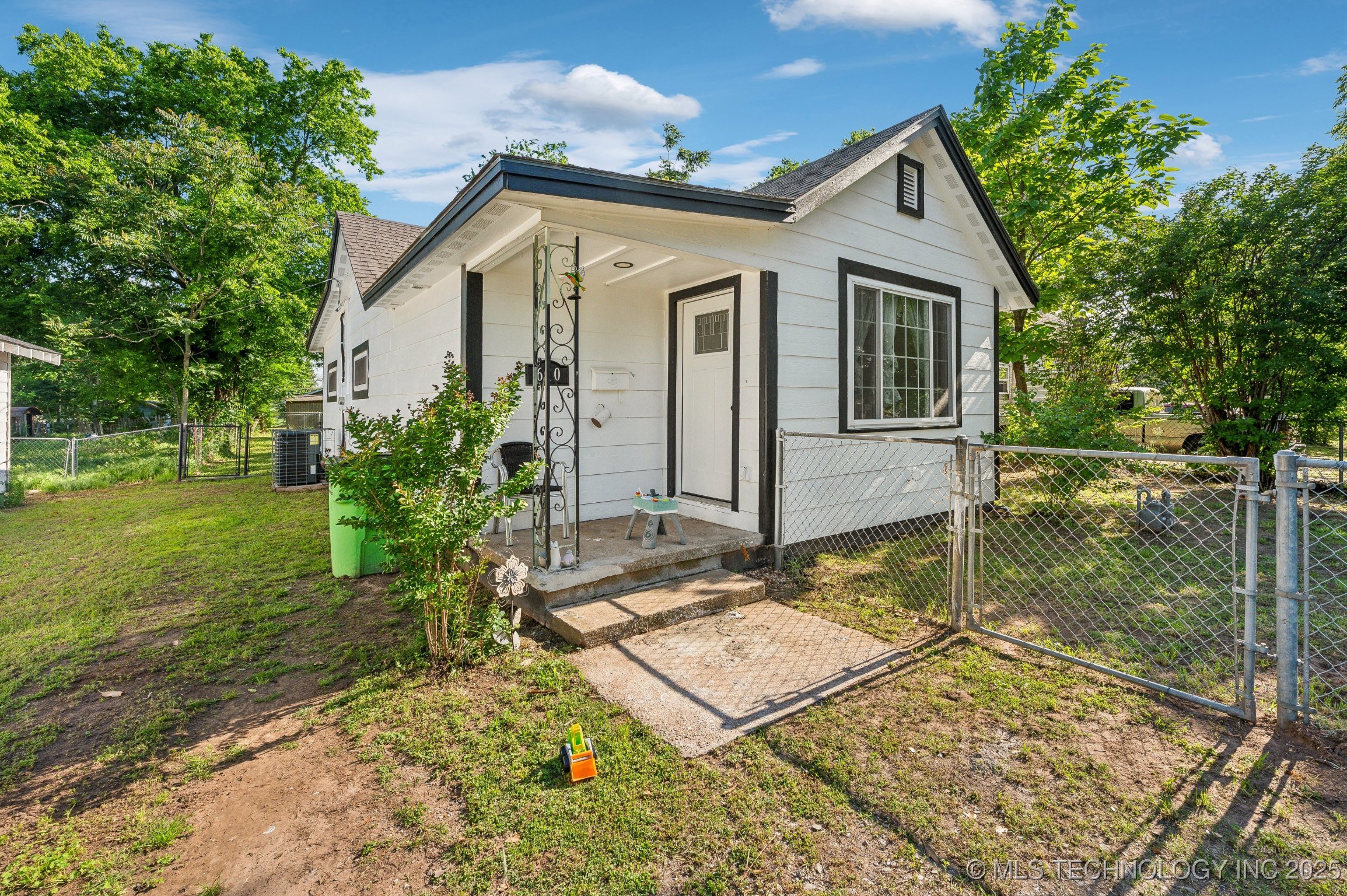 610 E 4th Avenue Property Photo