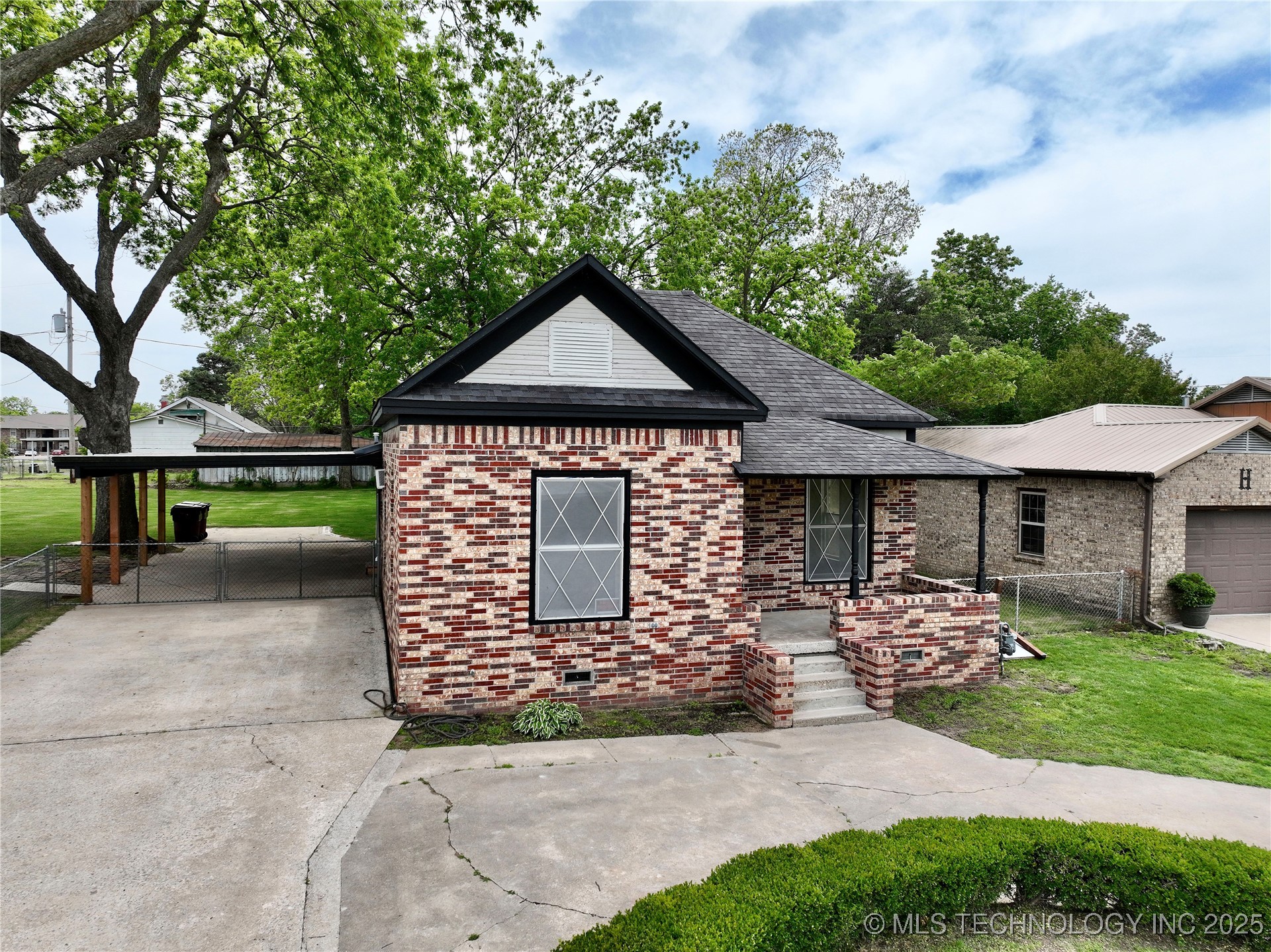 216 Belt Avenue Property Photo 1