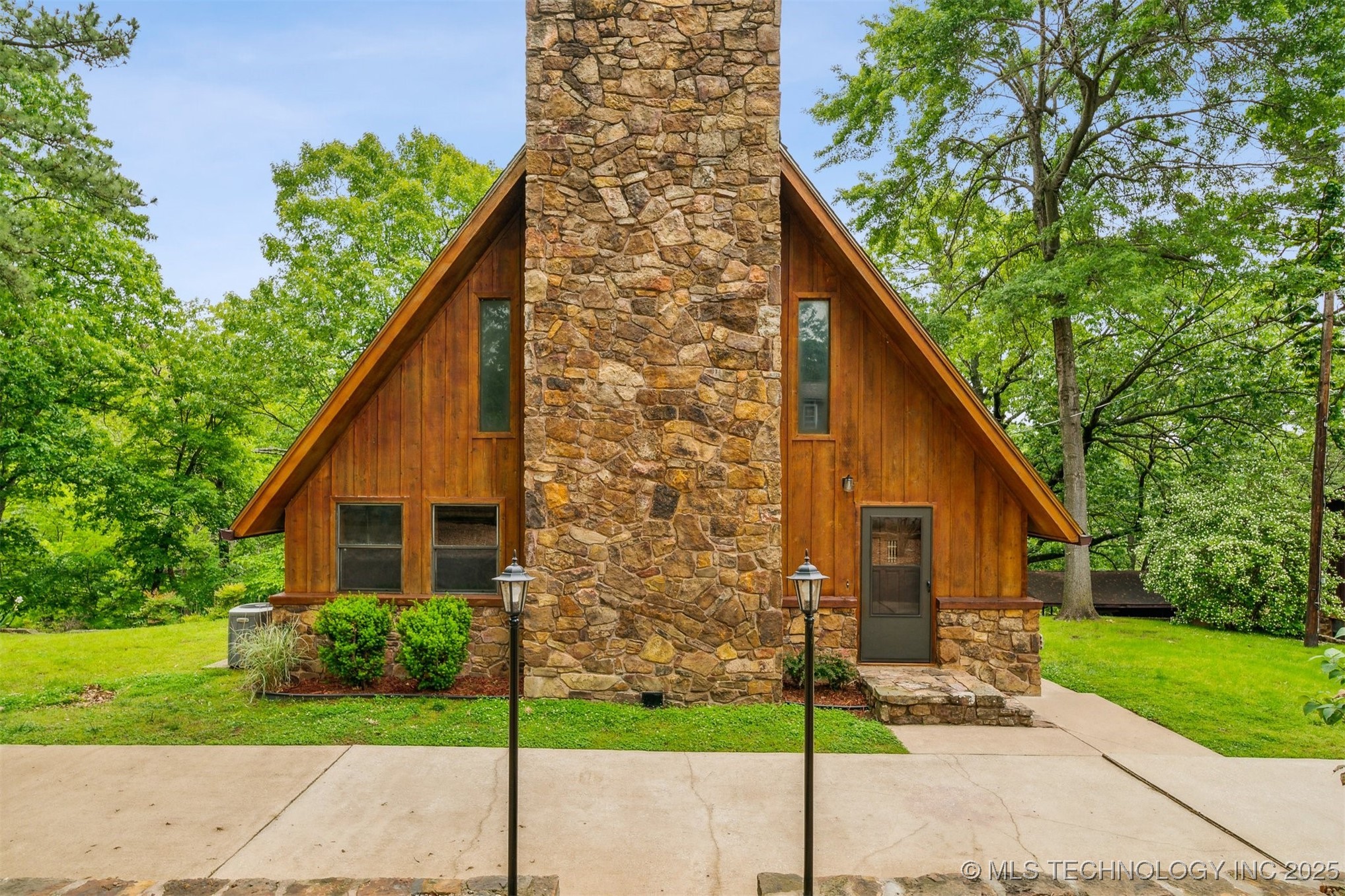 205 Woods Drive Property Photo 1