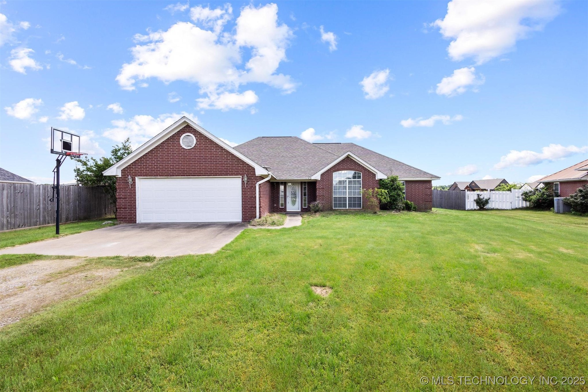 205 Summit Property Photo
