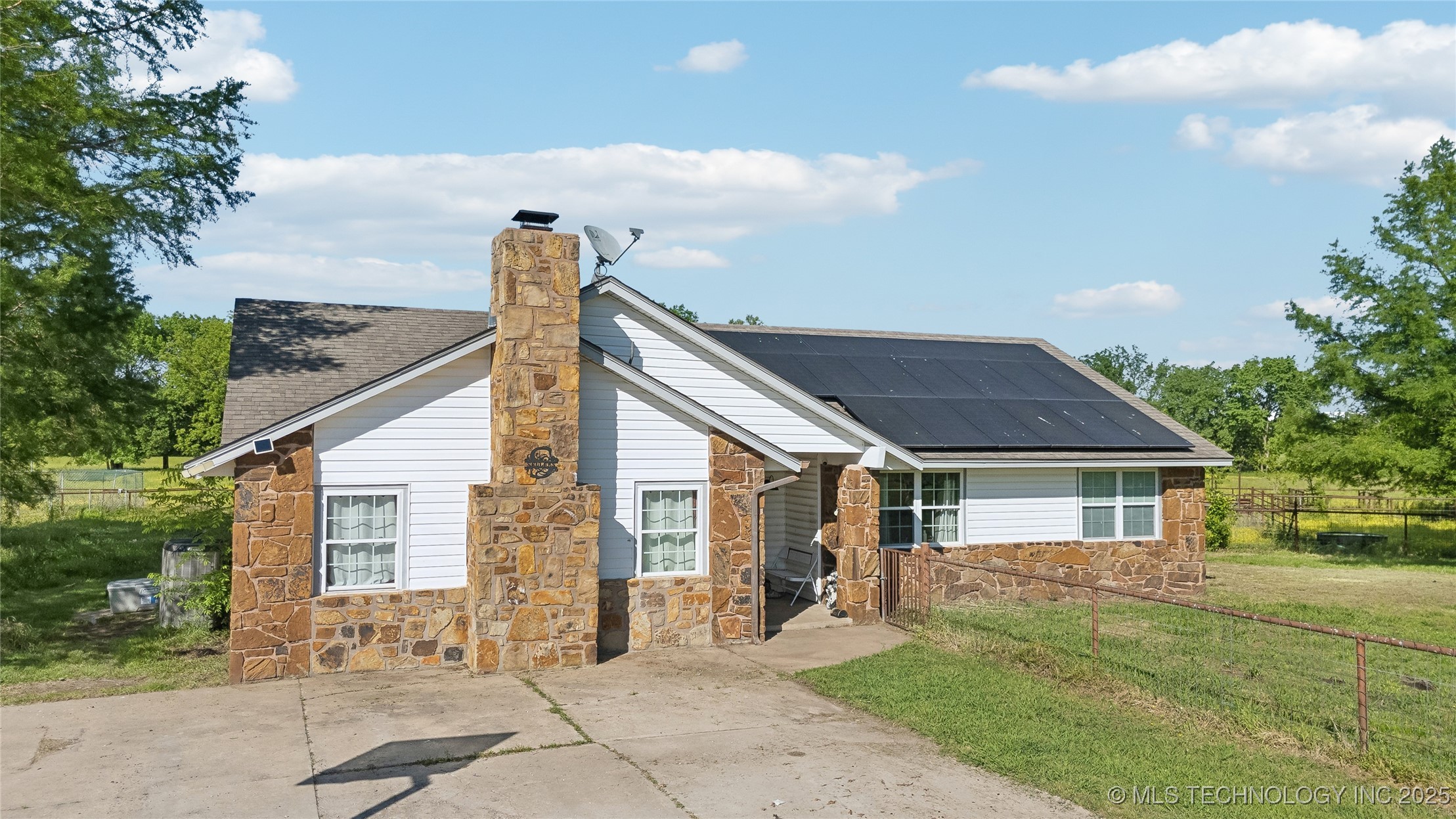 20648 W Duncan Road Property Photo 1