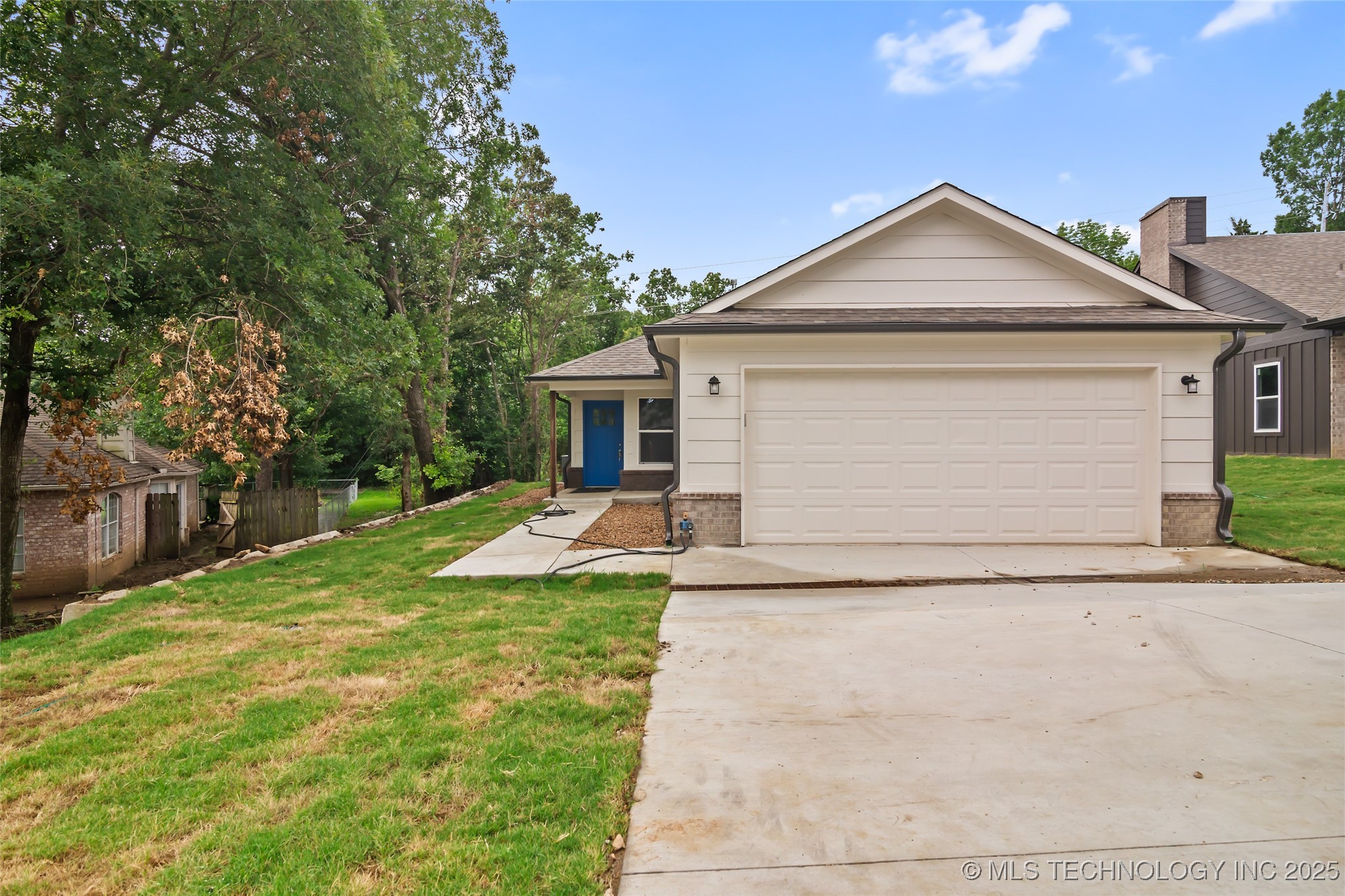116 E 48th Street Property Photo 1