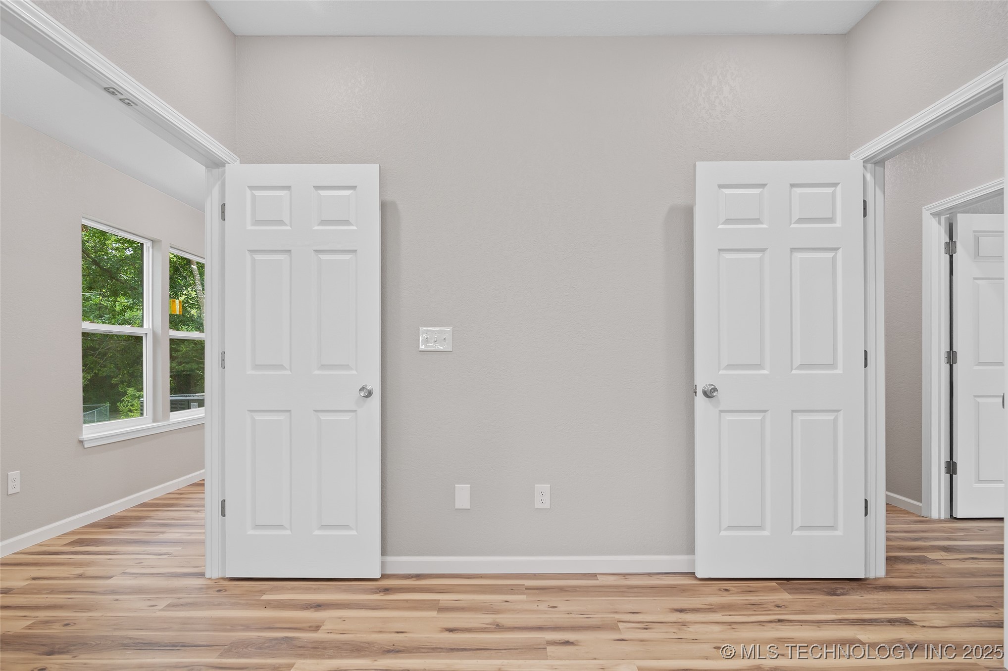 116 E 48th Street Property Photo 7
