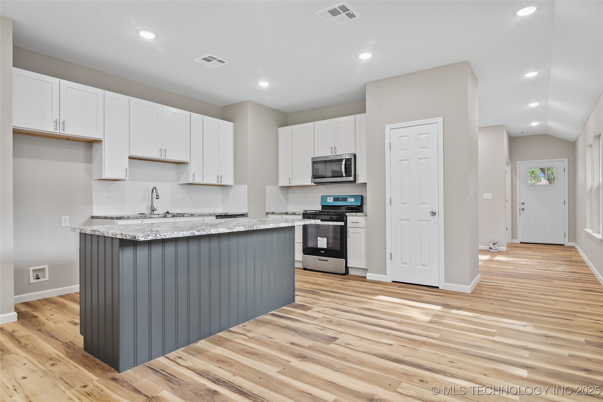 116 E 48th Street Property Photo 11