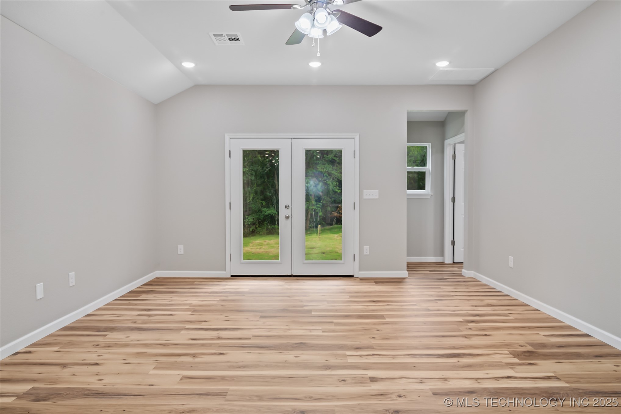 116 E 48th Street Property Photo 15