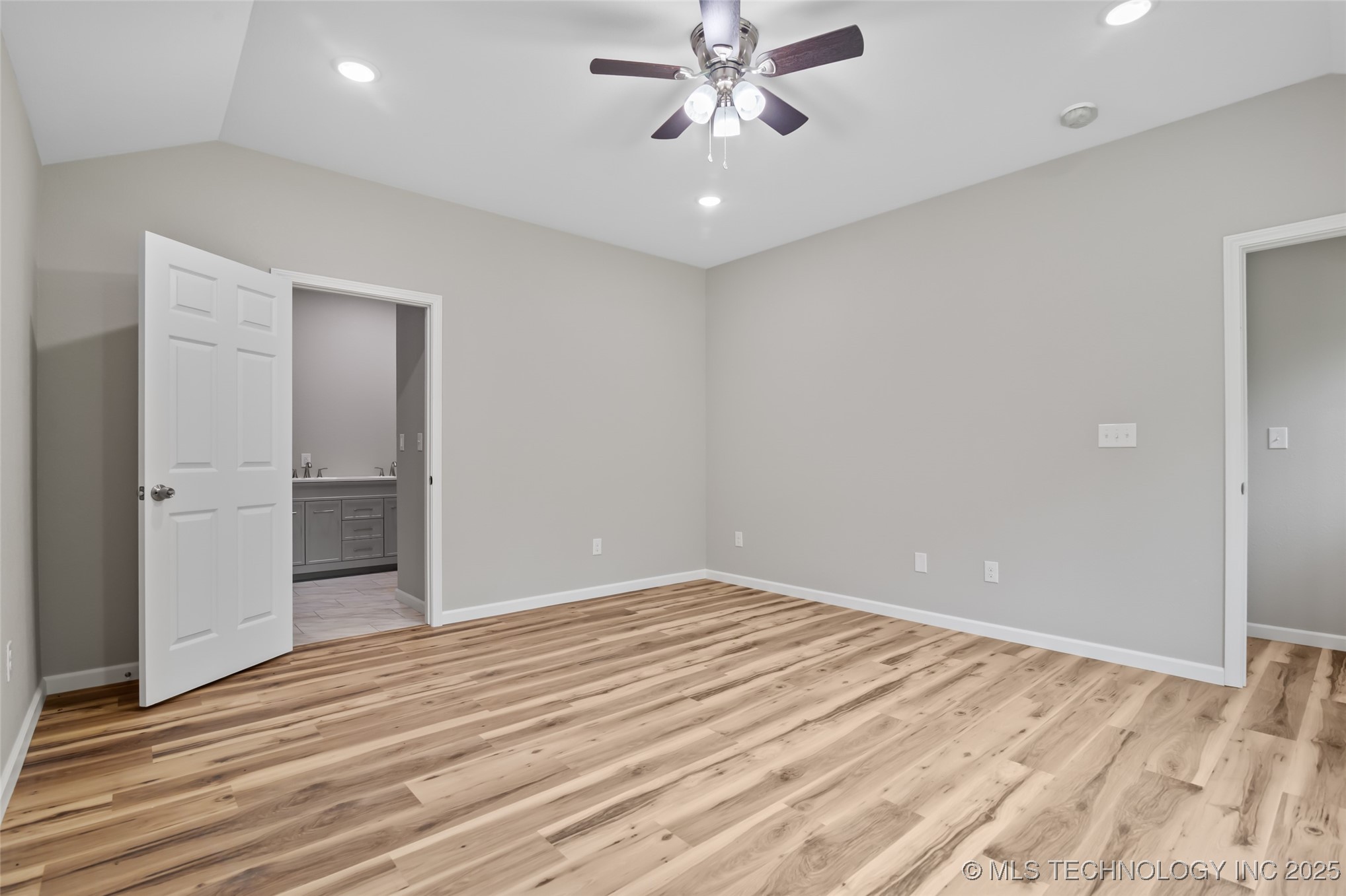 116 E 48th Street Property Photo 19