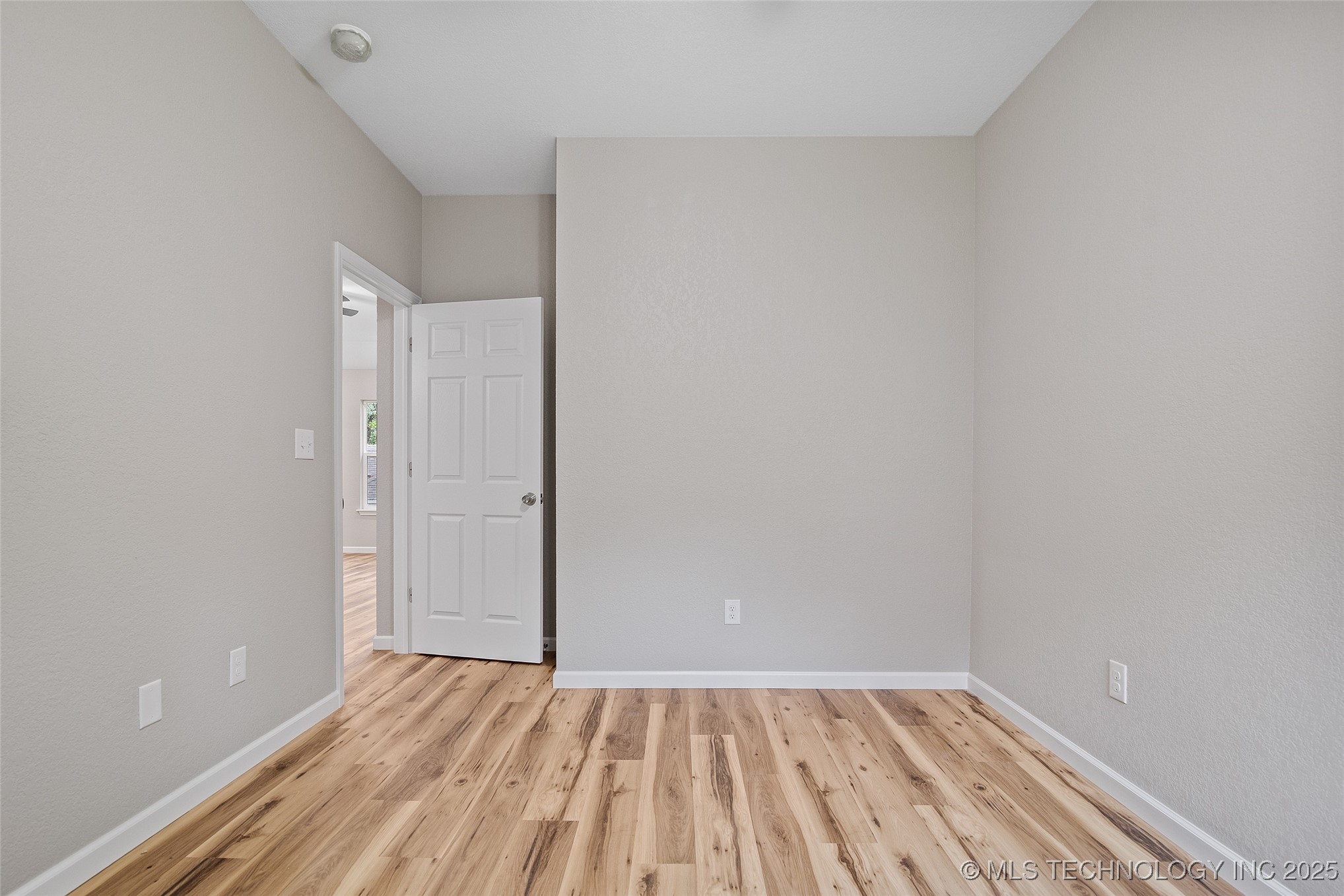 116 E 48th Street Property Photo 25