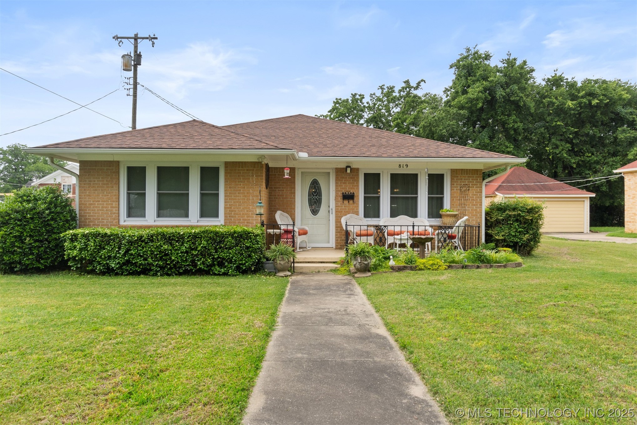 819 W Elm Street Property Photo