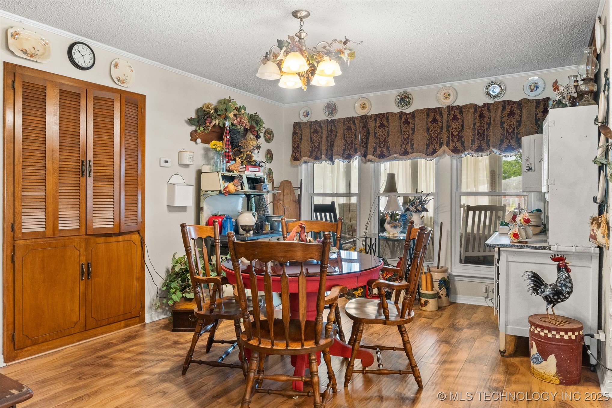 819 W Elm Street Property Photo 15