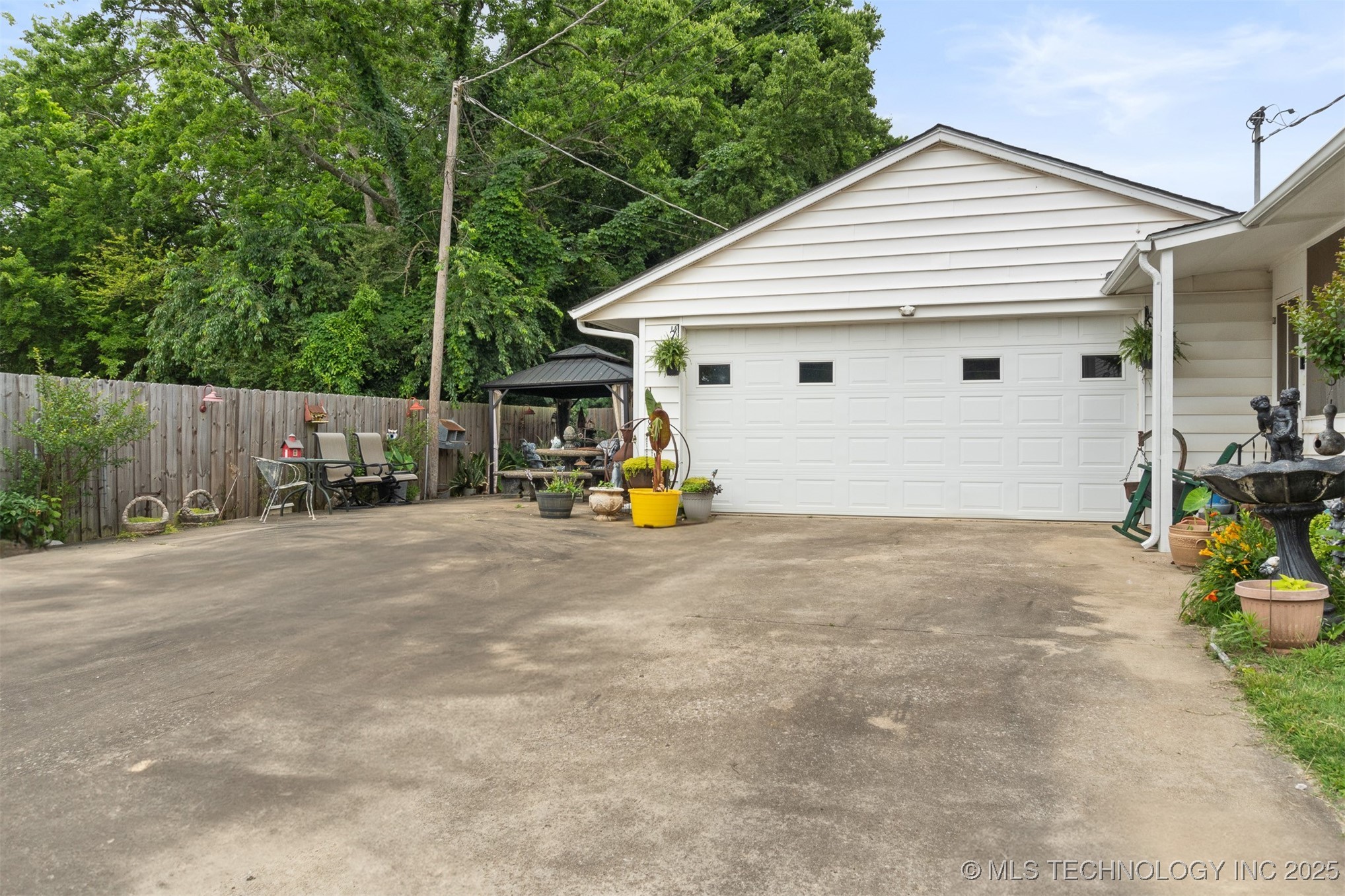 819 W Elm Street Property Photo 37