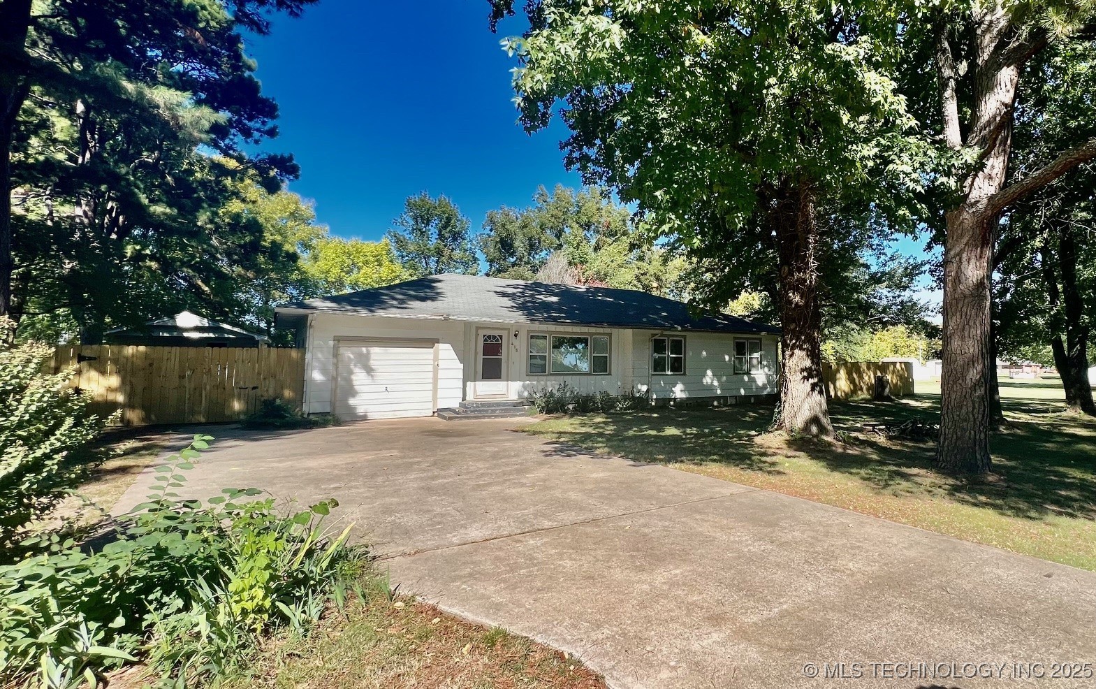 415 College Road Property Photo 1