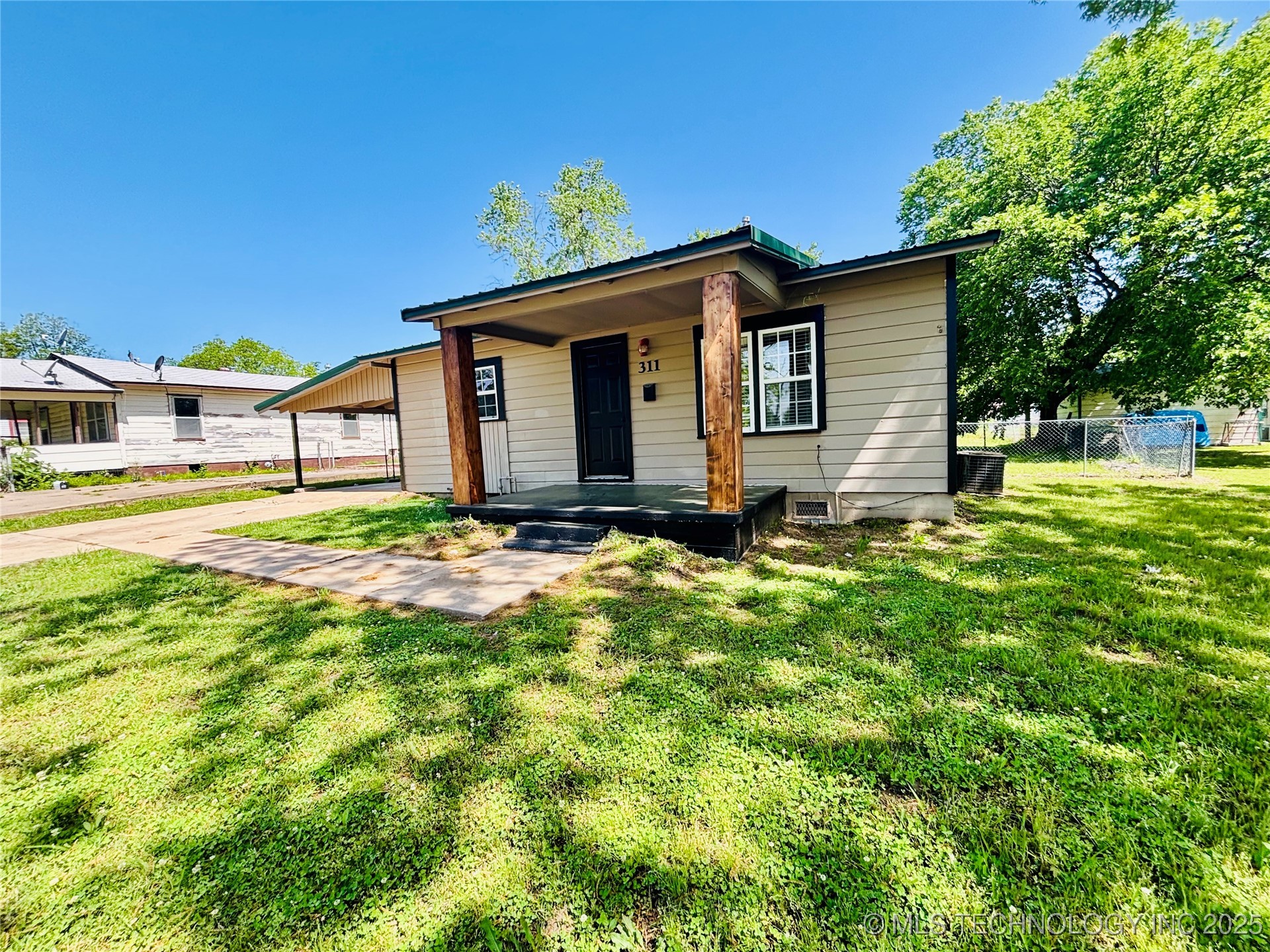 311 Duffee Property Photo 1