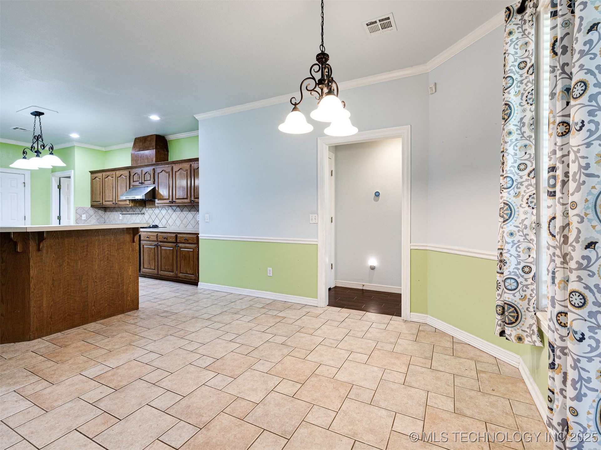 8704 N 140th East Court Property Photo 19
