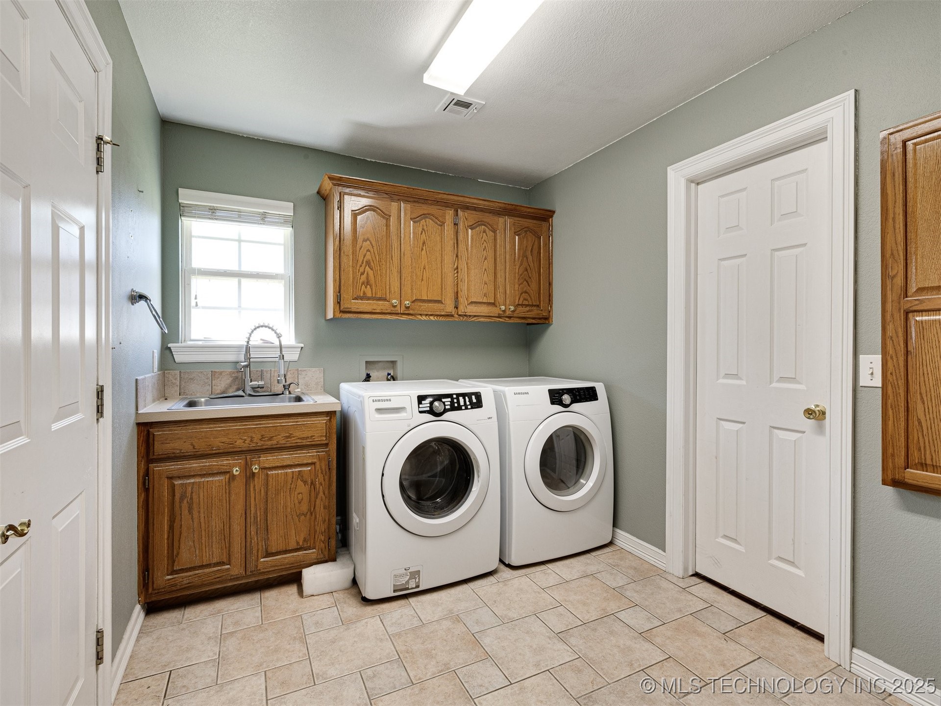 8704 N 140th East Court Property Photo 33