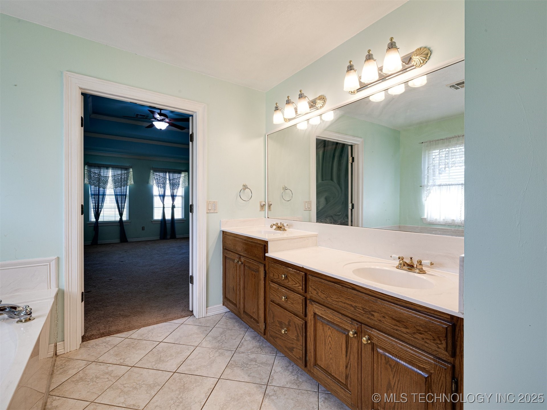 8704 N 140th East Court Property Photo 41