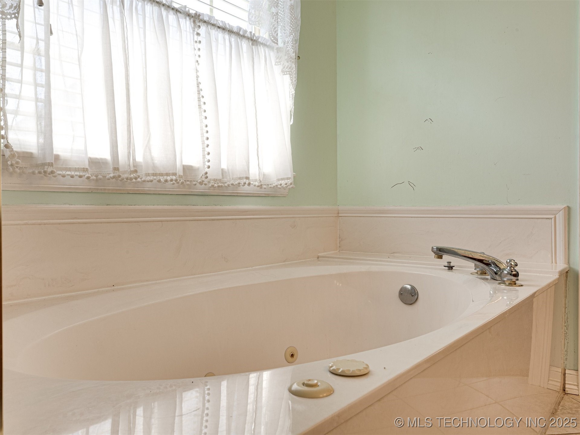 8704 N 140th East Court Property Photo 43