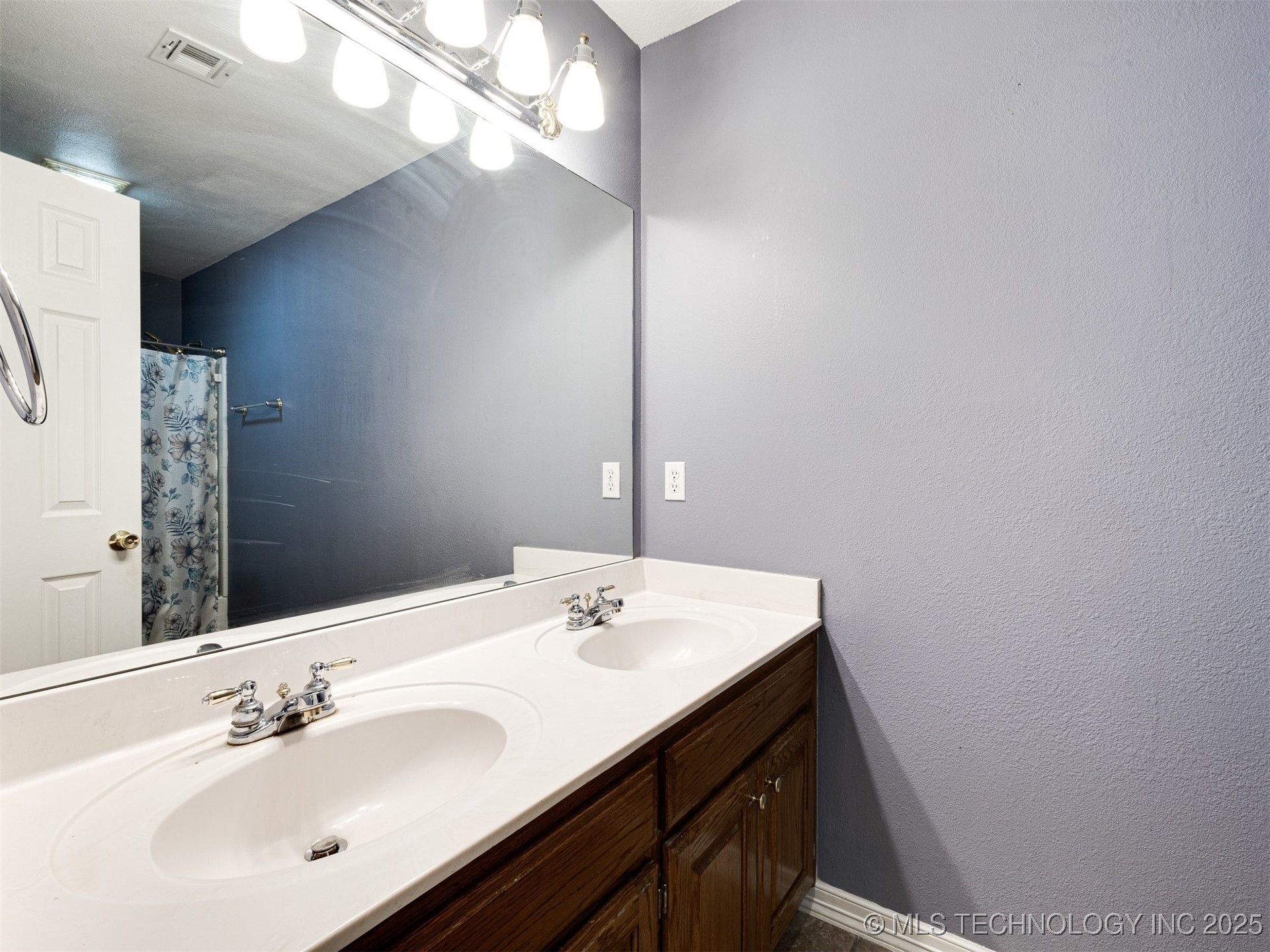 8704 N 140th East Court Property Photo 48