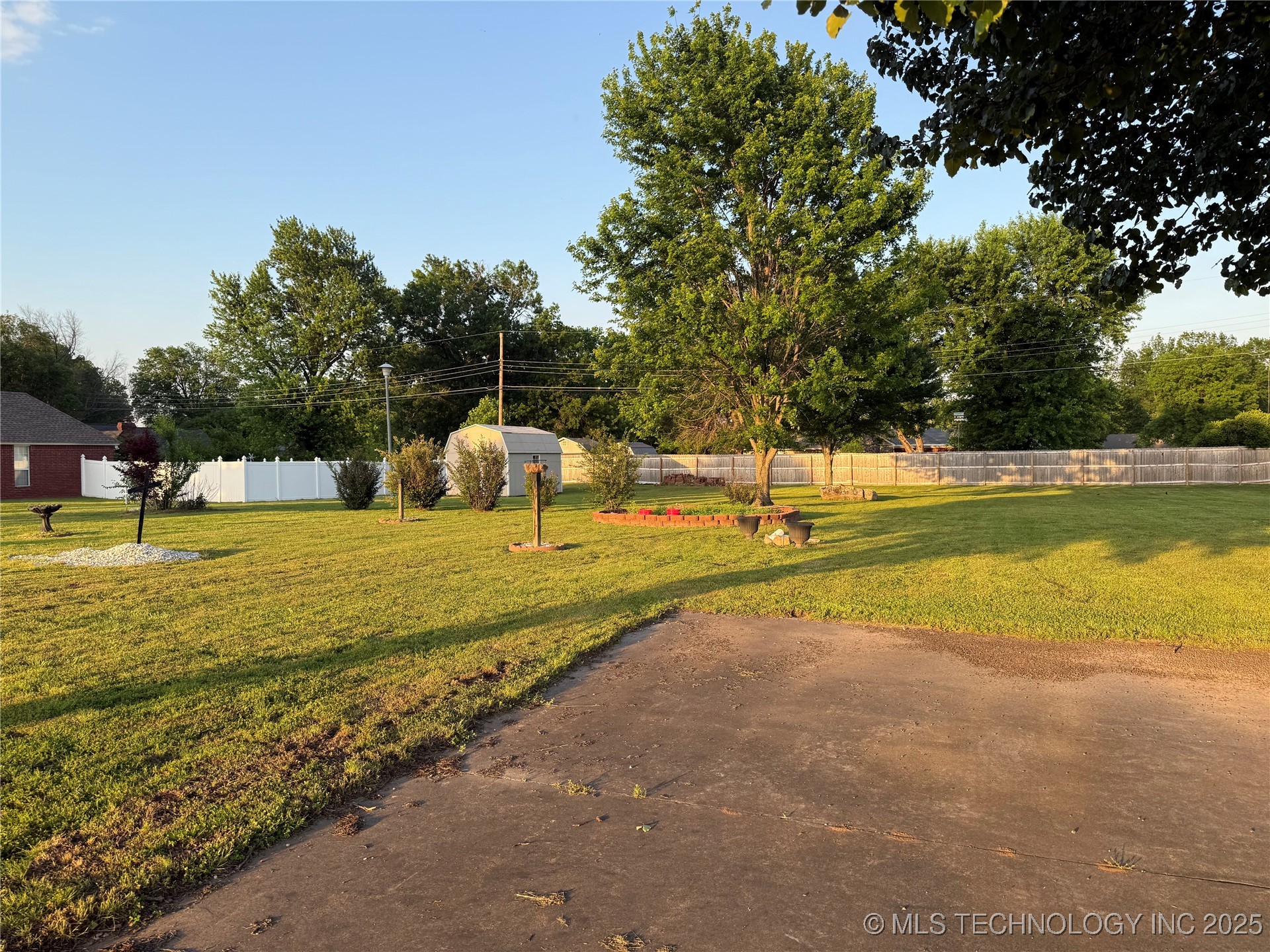 2100 S 32nd Street Property Photo 5