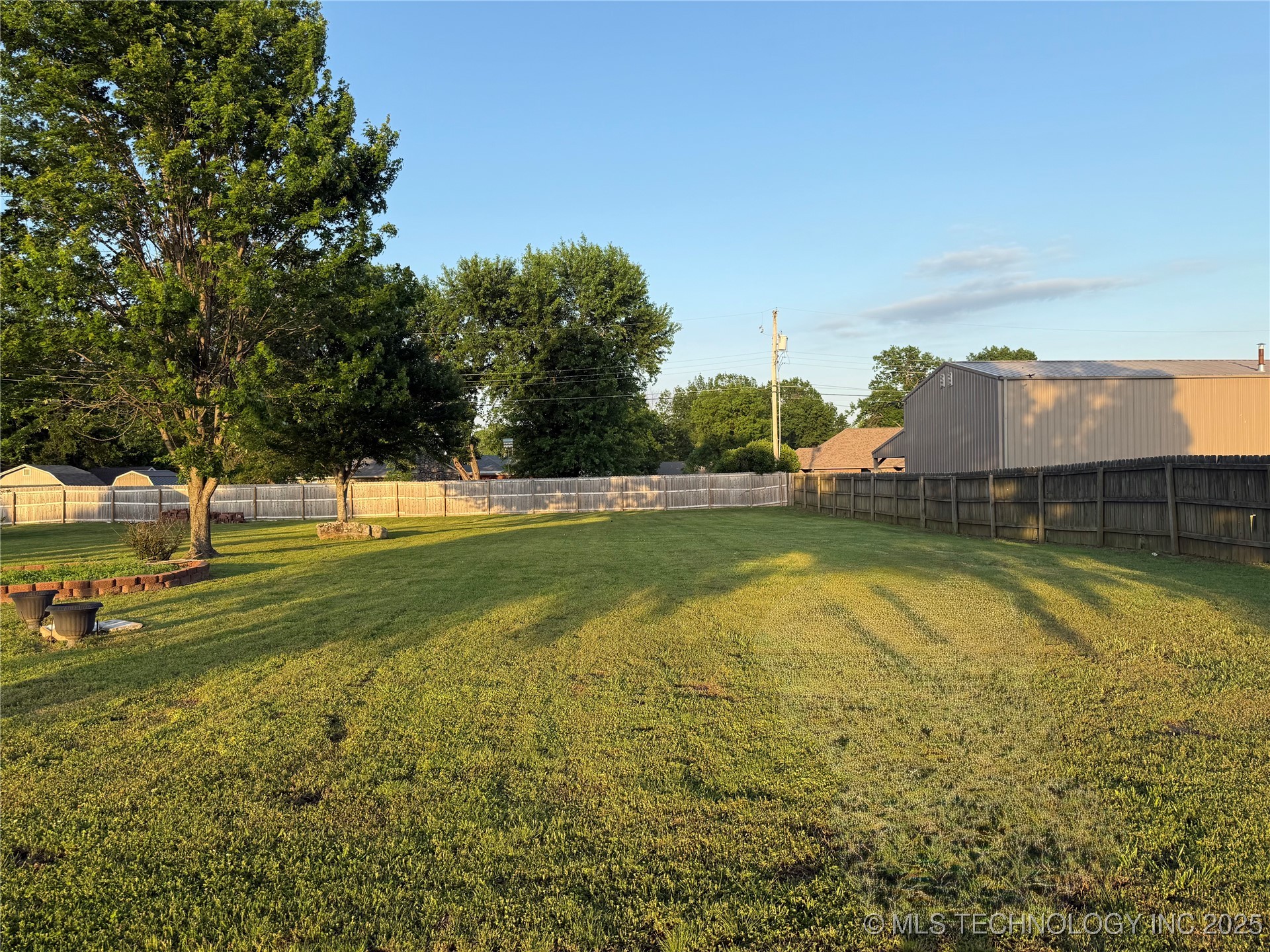2100 S 32nd Street Property Photo 6