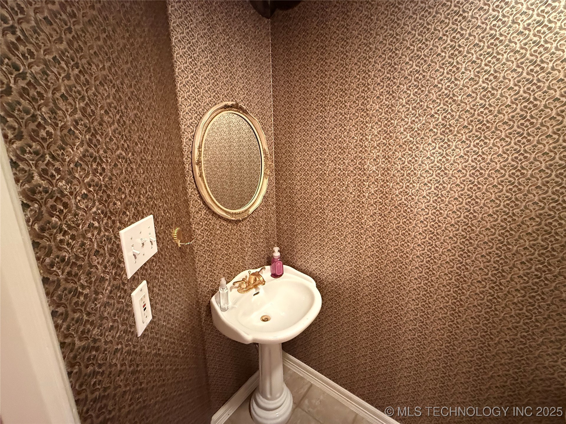 2100 S 32nd Street Property Photo 19