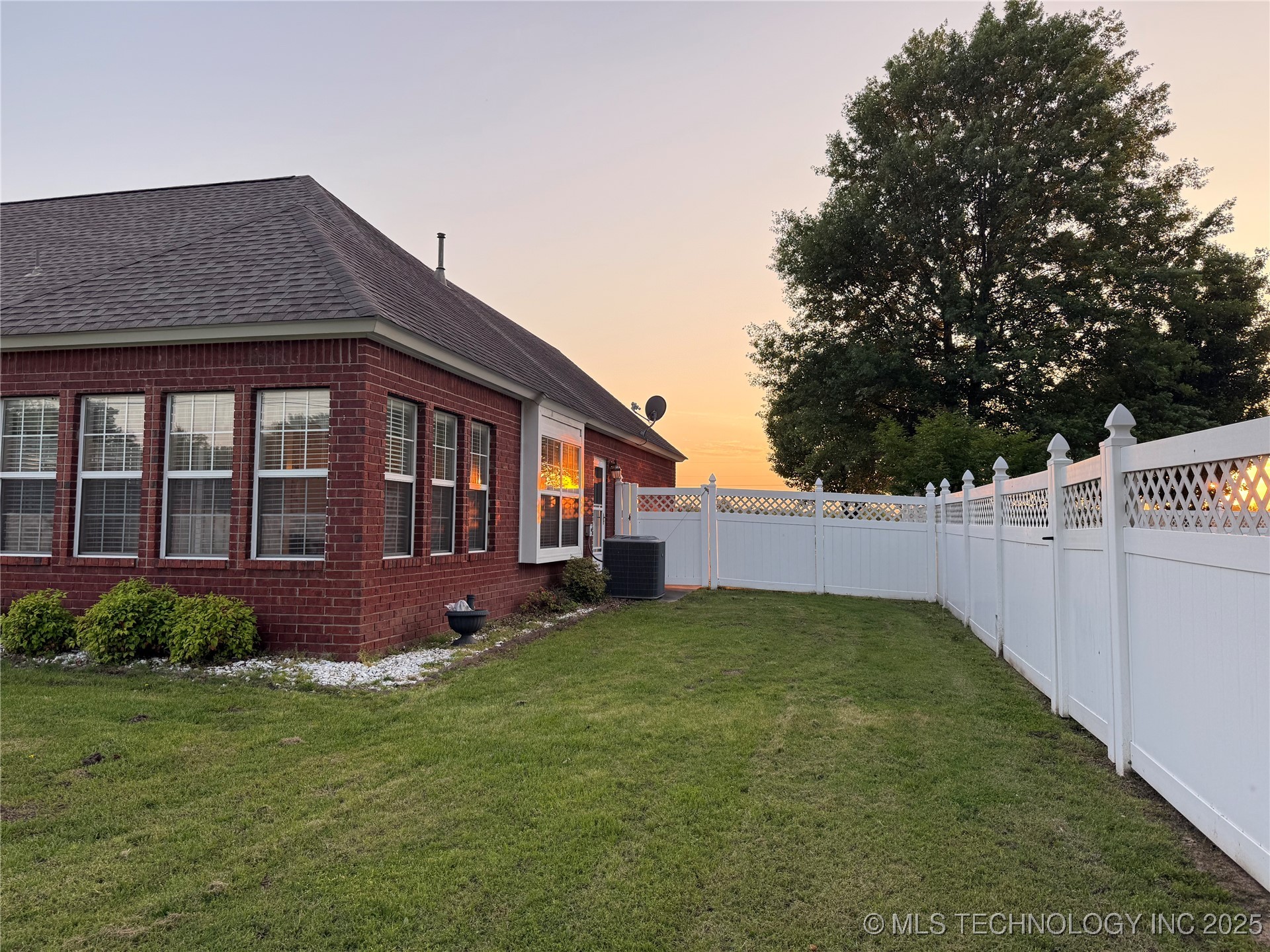 2100 S 32nd Street Property Photo 76