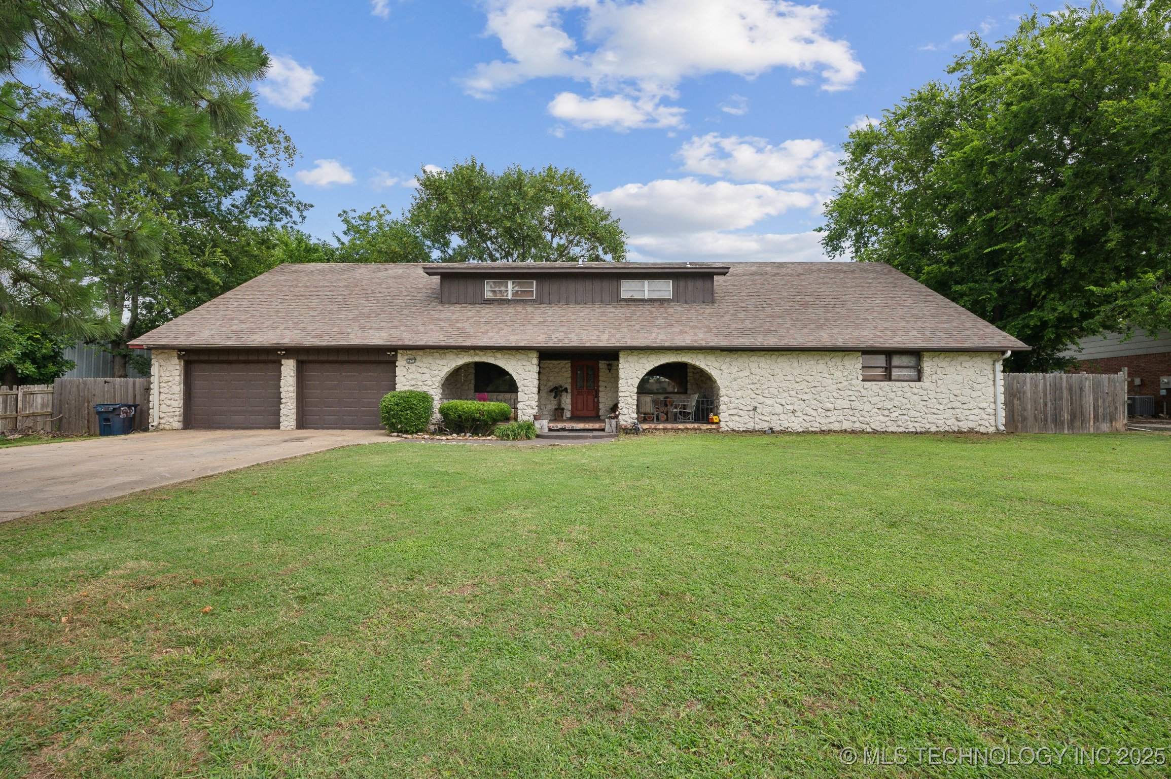17711 E Archer Street Property Photo 1
