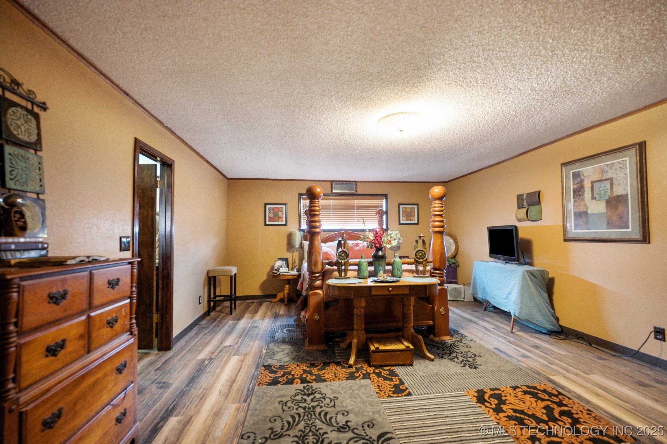 17711 E Archer Street Property Photo 8