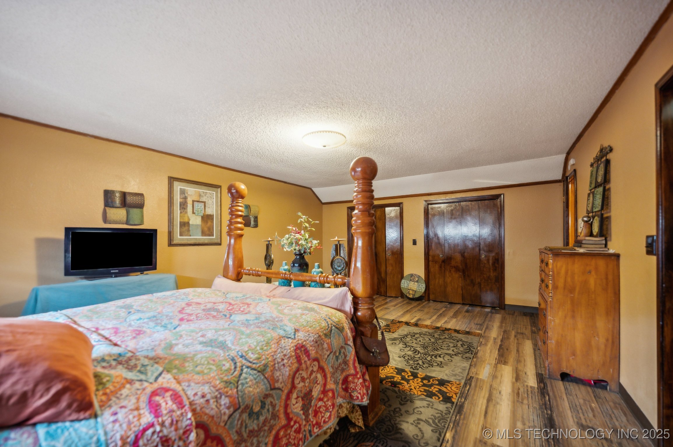17711 E Archer Street Property Photo 9