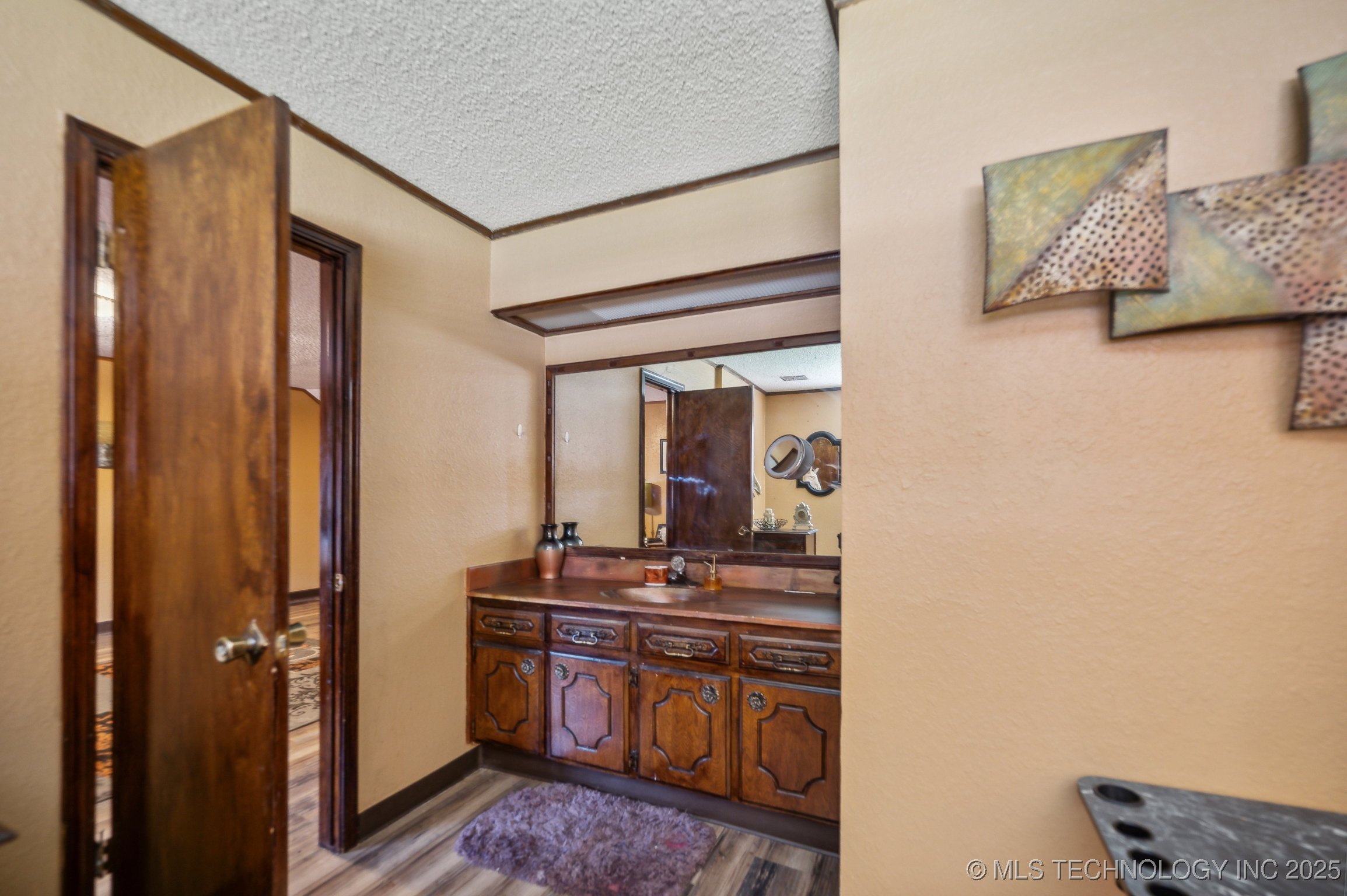 17711 E Archer Street Property Photo 10