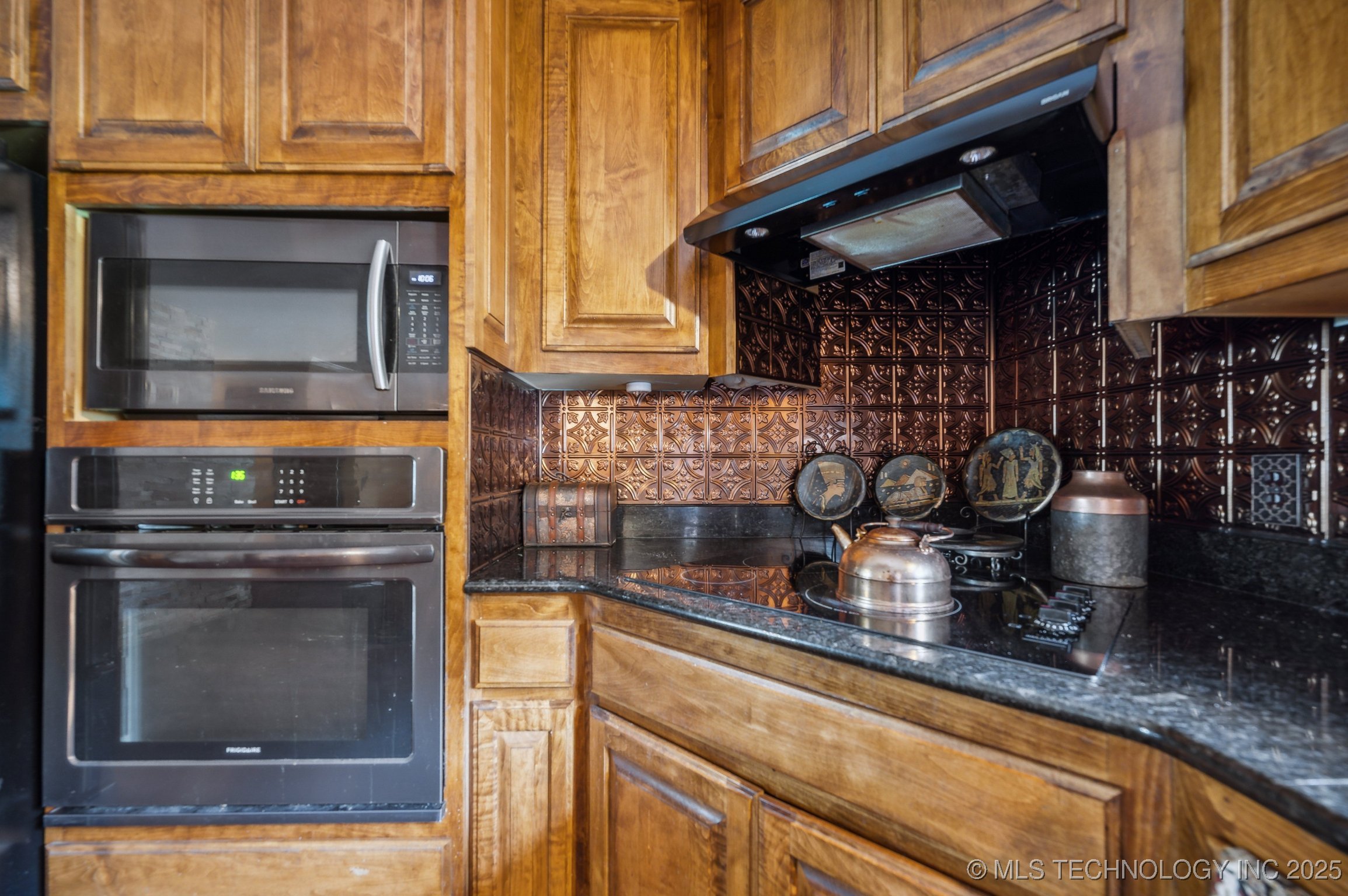 17711 E Archer Street Property Photo 14