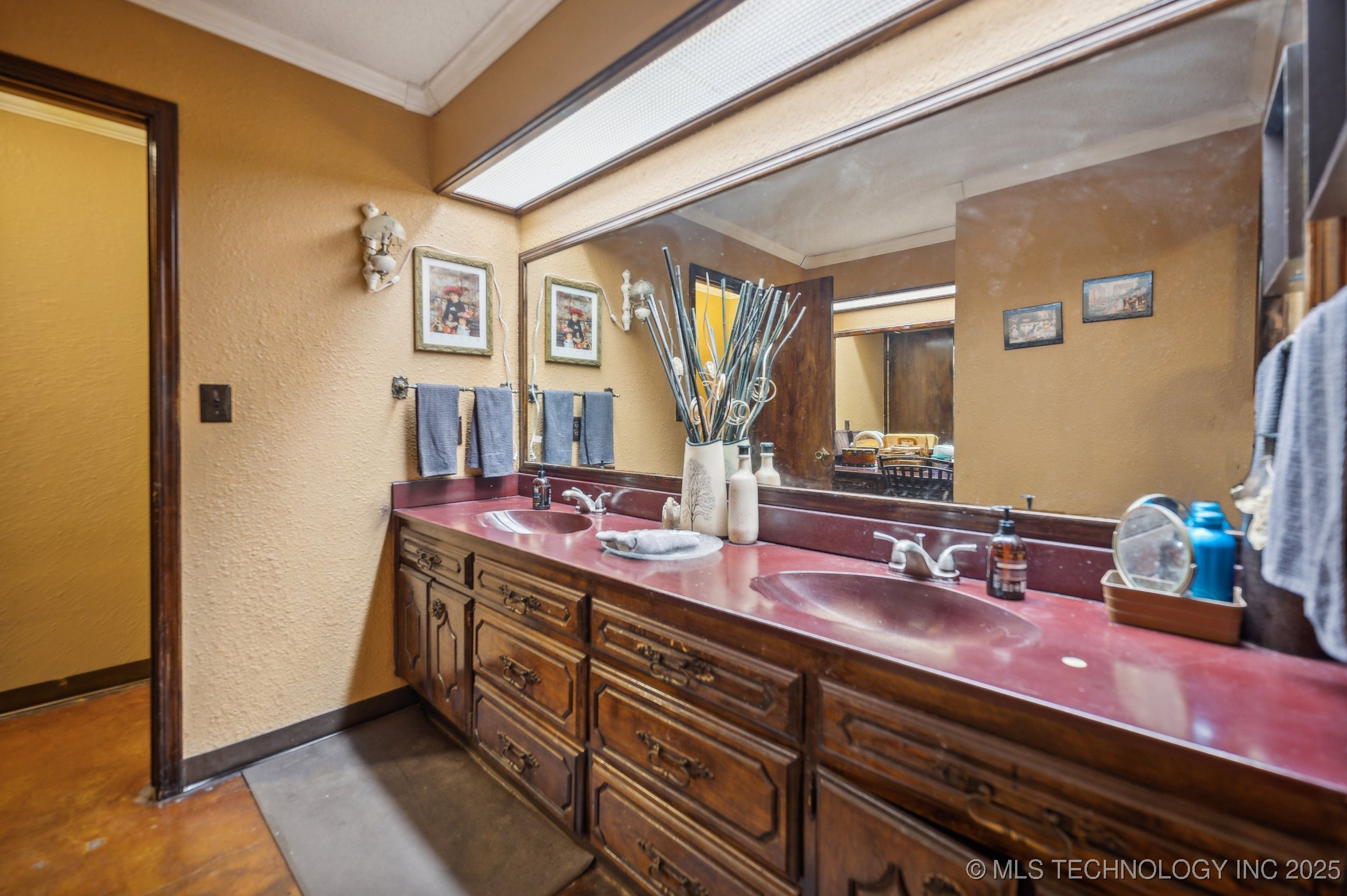 17711 E Archer Street Property Photo 21