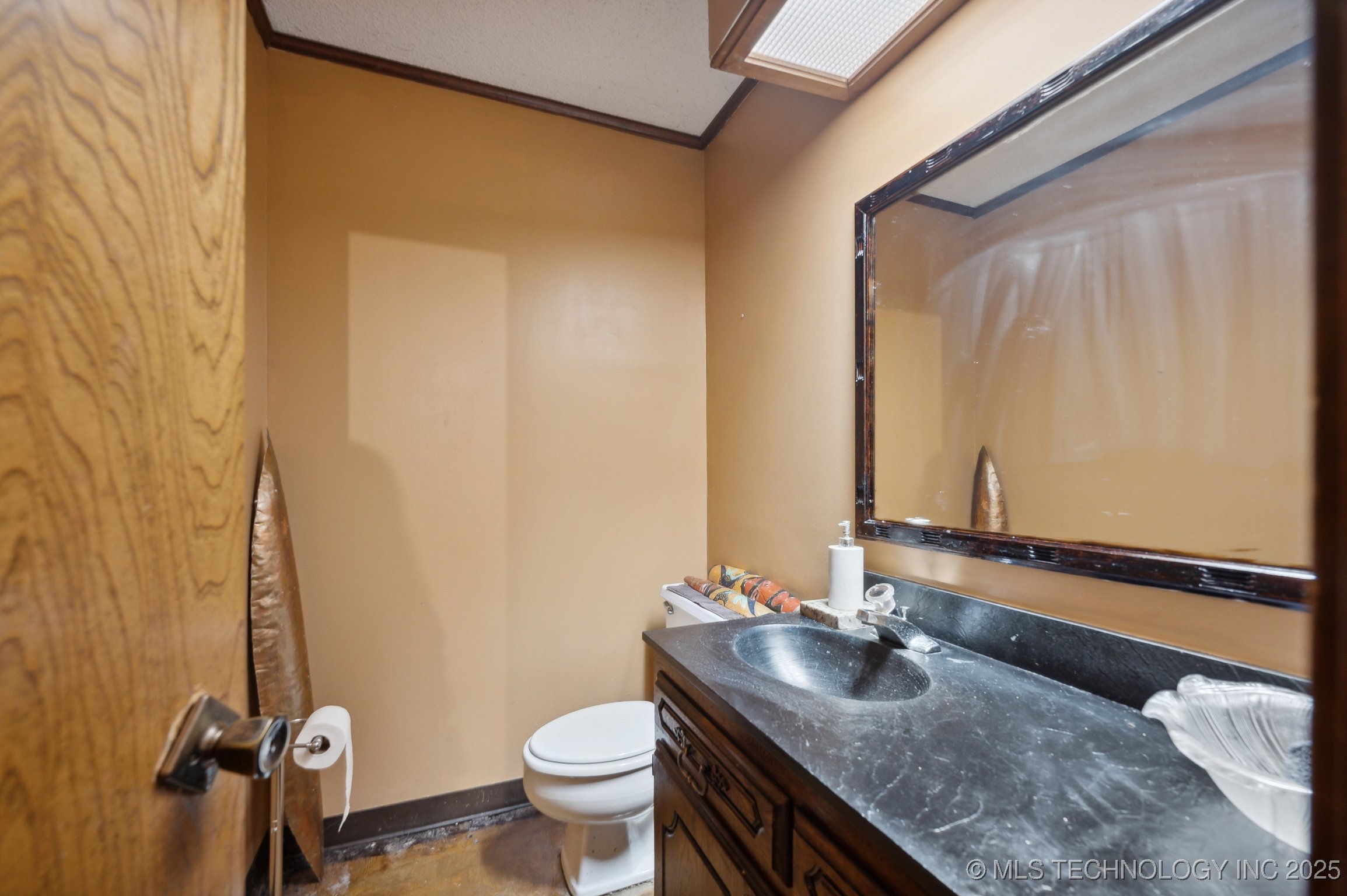 17711 E Archer Street Property Photo 25
