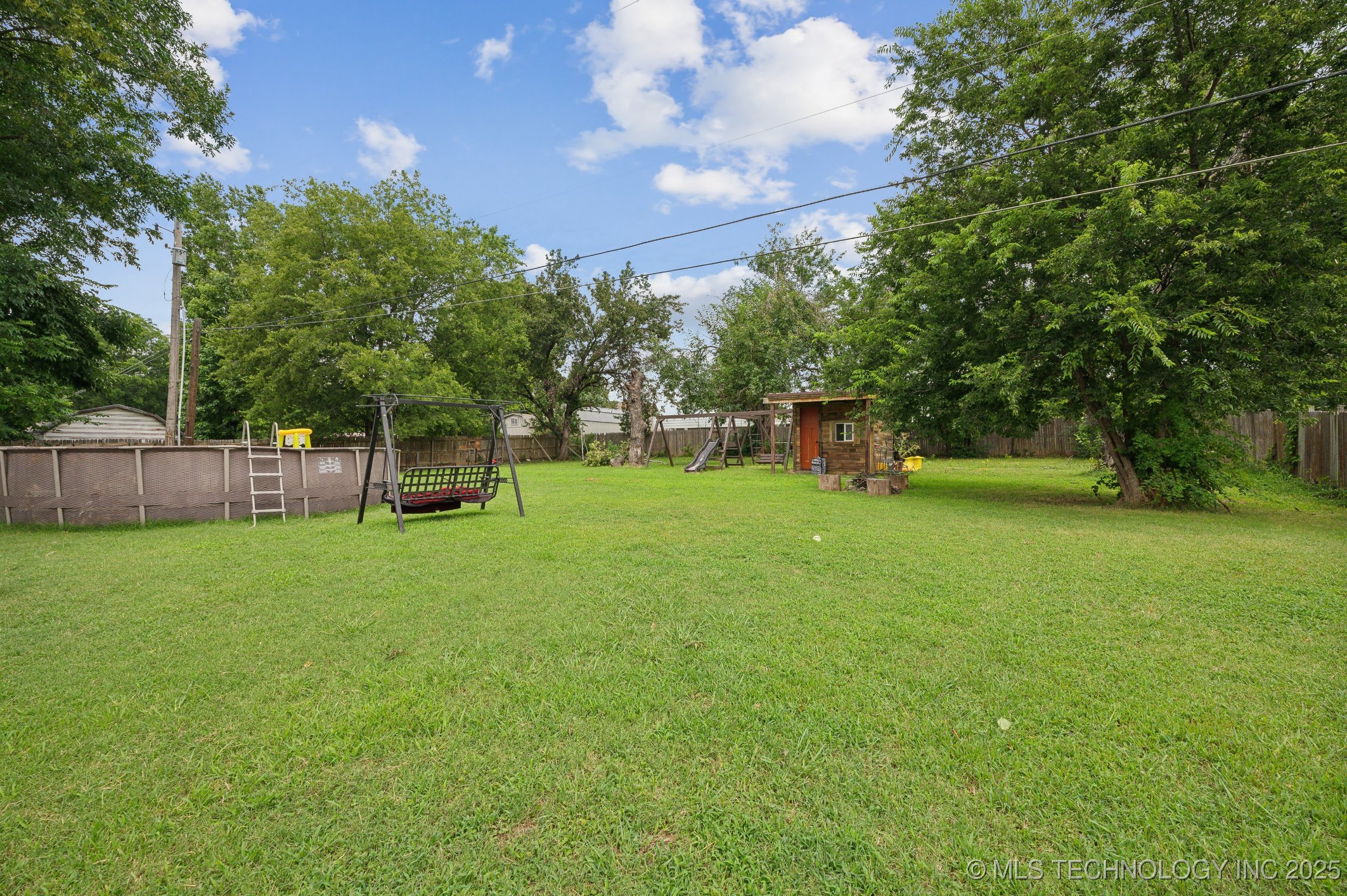 17711 E Archer Street Property Photo 27