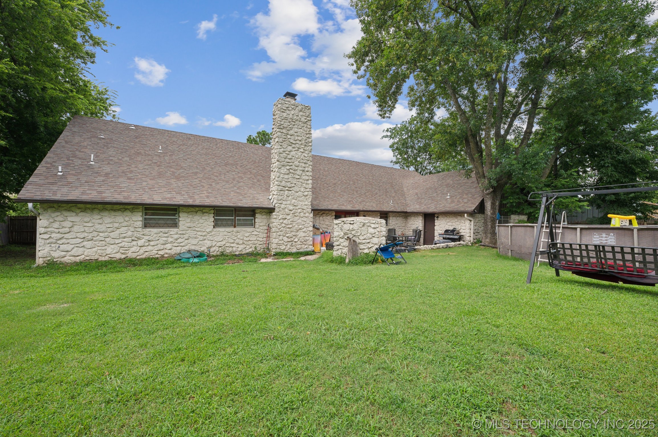 17711 E Archer Street Property Photo 28