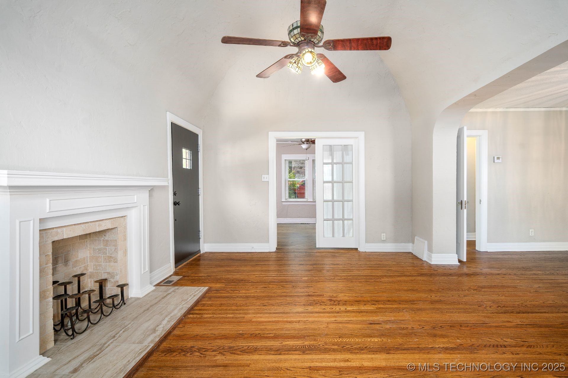 1648 S Columbia Place Property Photo 5