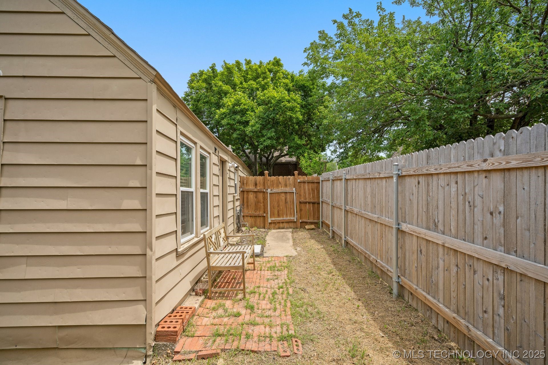 1648 S Columbia Place Property Photo 24