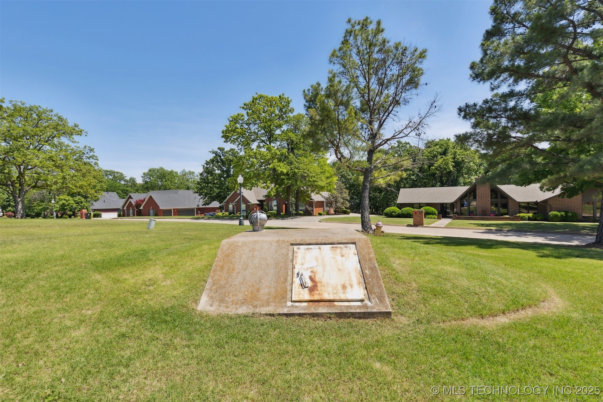 1631 Augusta Property Photo 12