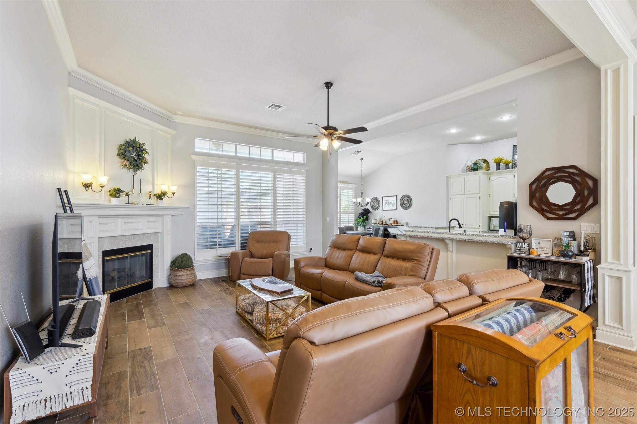 1631 Augusta Property Photo 14