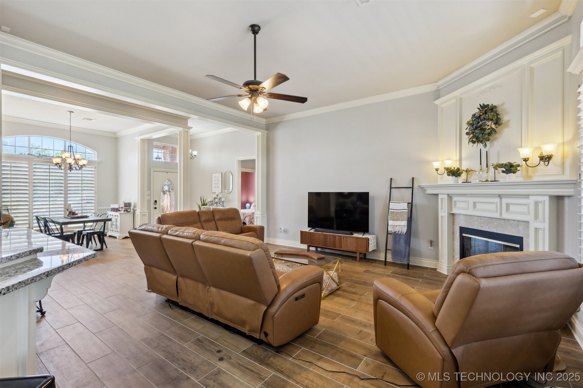 1631 Augusta Property Photo 17