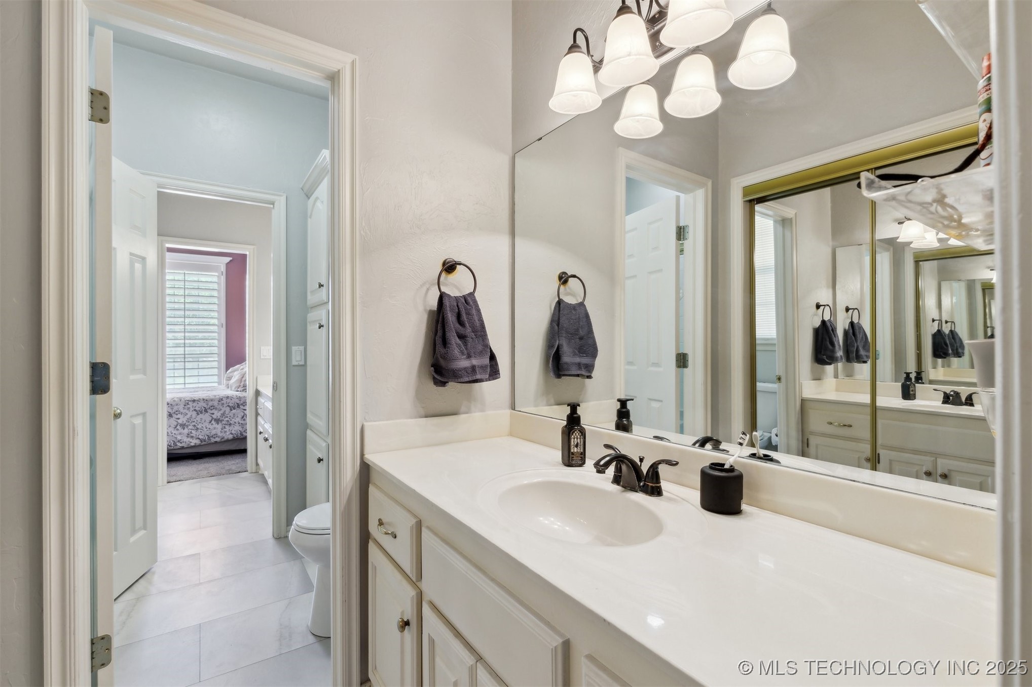 1631 Augusta Property Photo 43