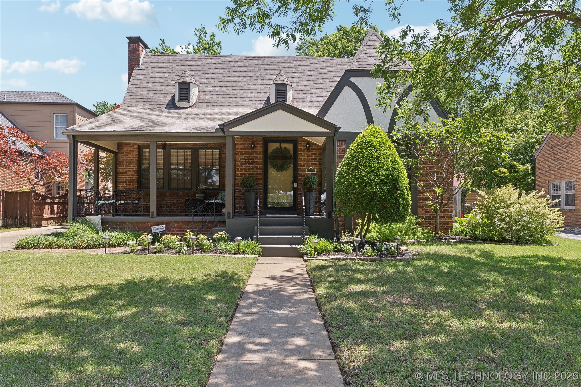 1721 S Florence Avenue Property Photo