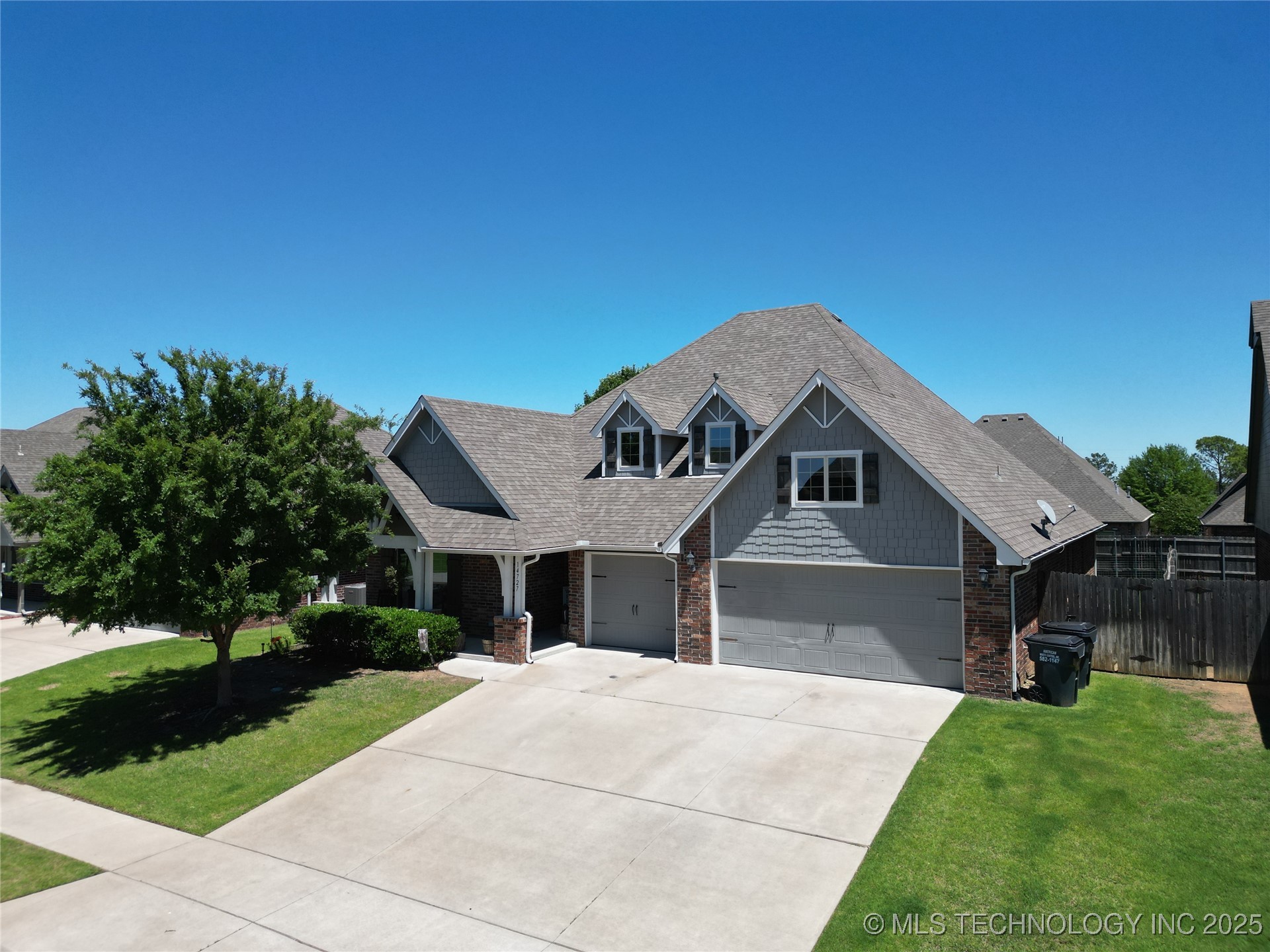 14727 S Urbana Avenue Property Photo 1